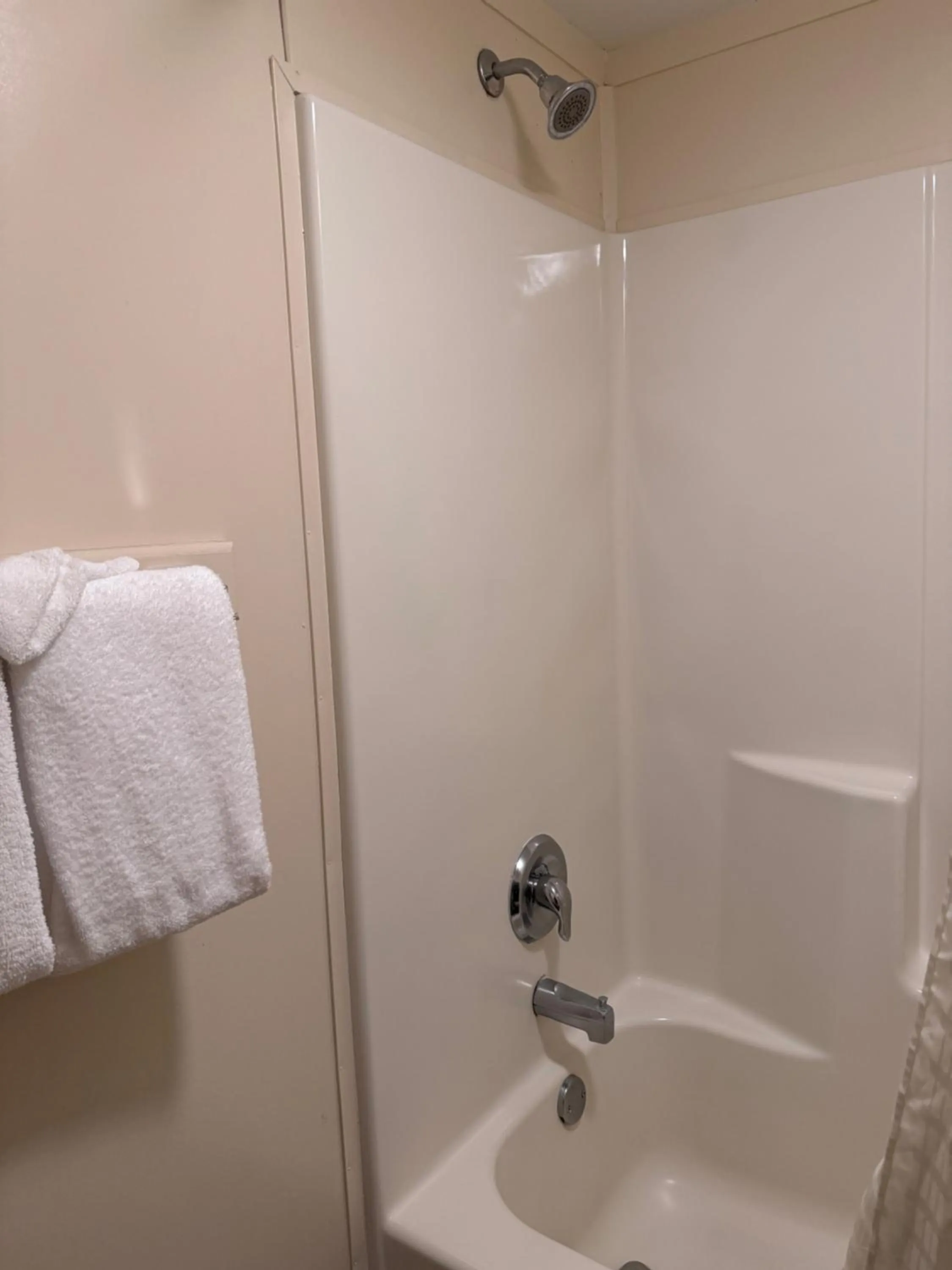 Shower in Francis Scott Key Family Resort