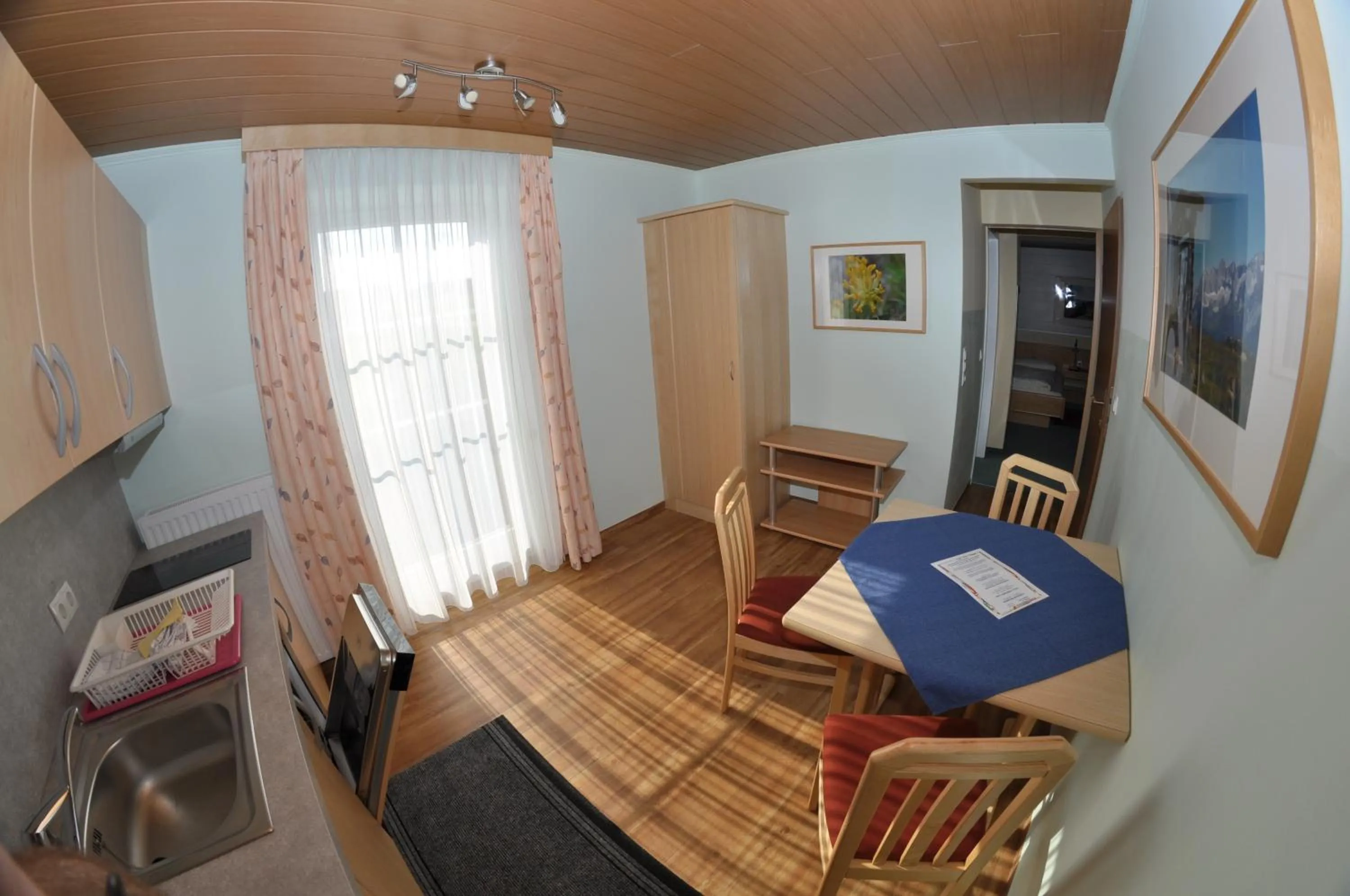 Dining area in Apparthotel Bliem