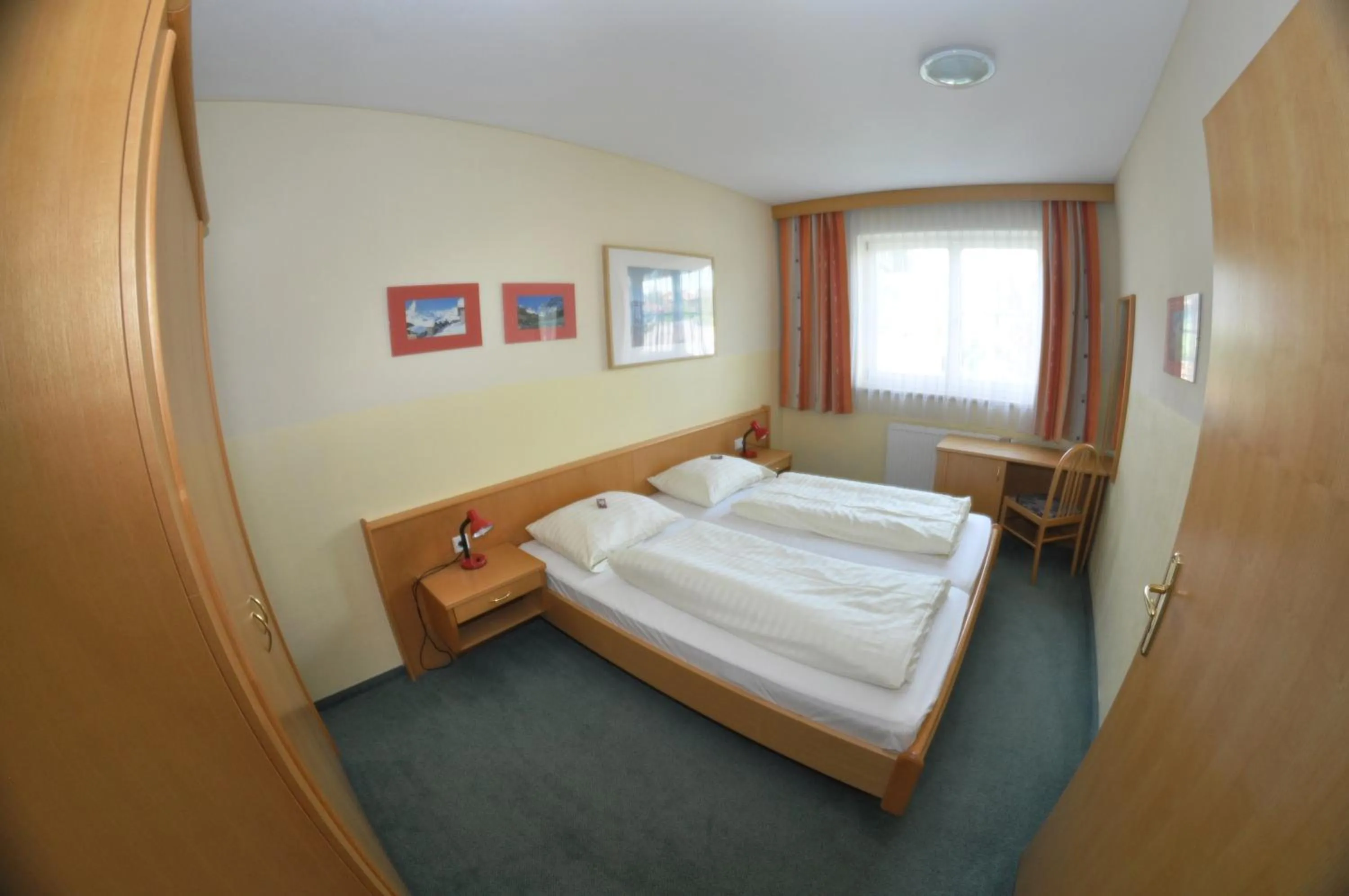 Photo of the whole room, Bed in Apparthotel Bliem