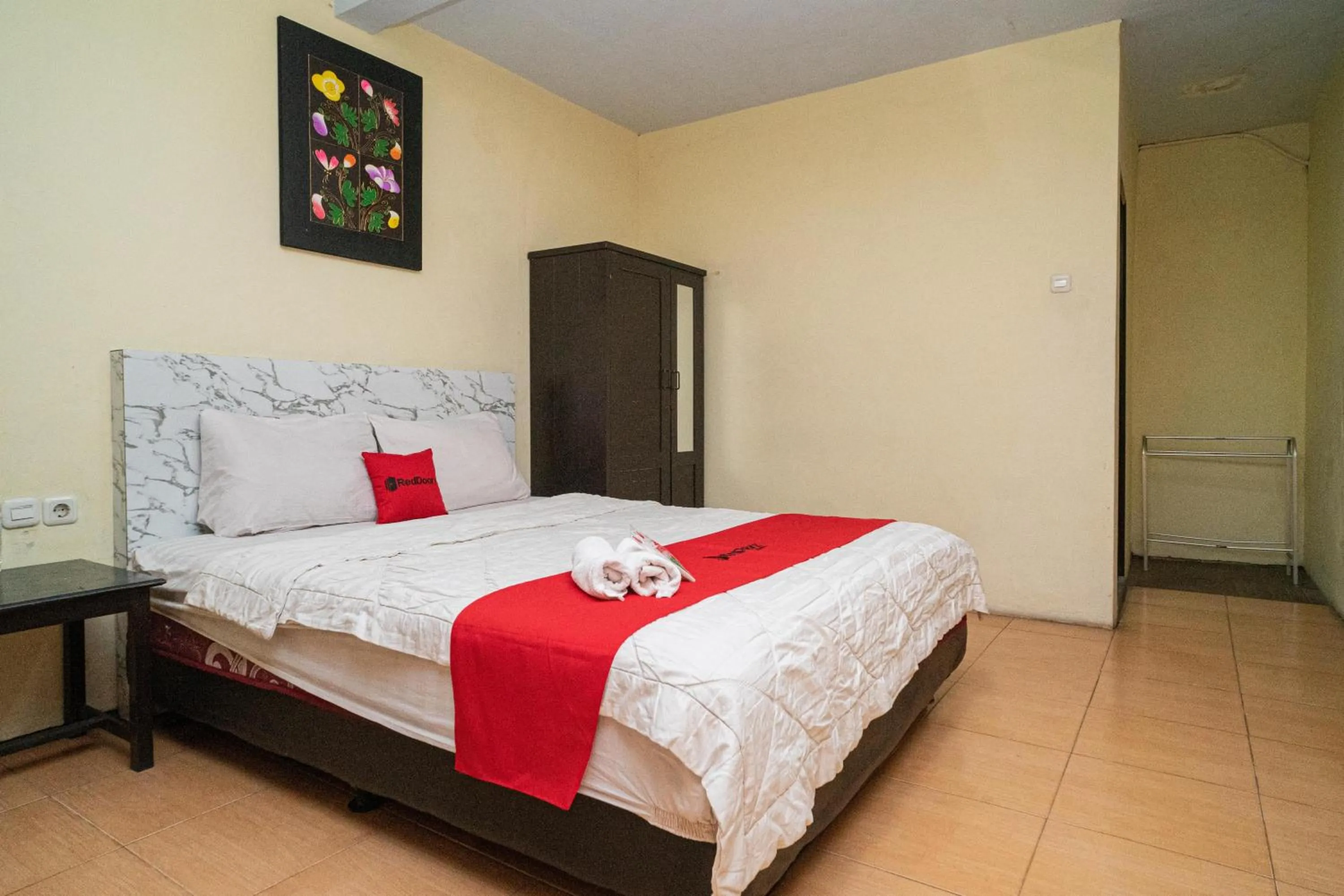 Bed in RedDoorz near Cyber Mall