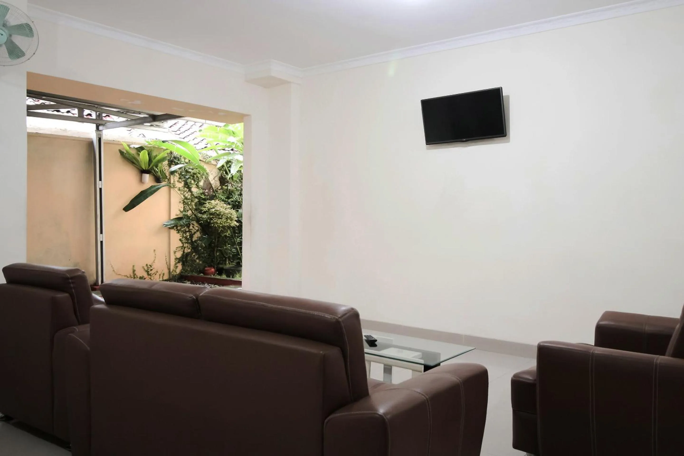 Area and facilities in RedDoorz at Andalas Asri Lampung