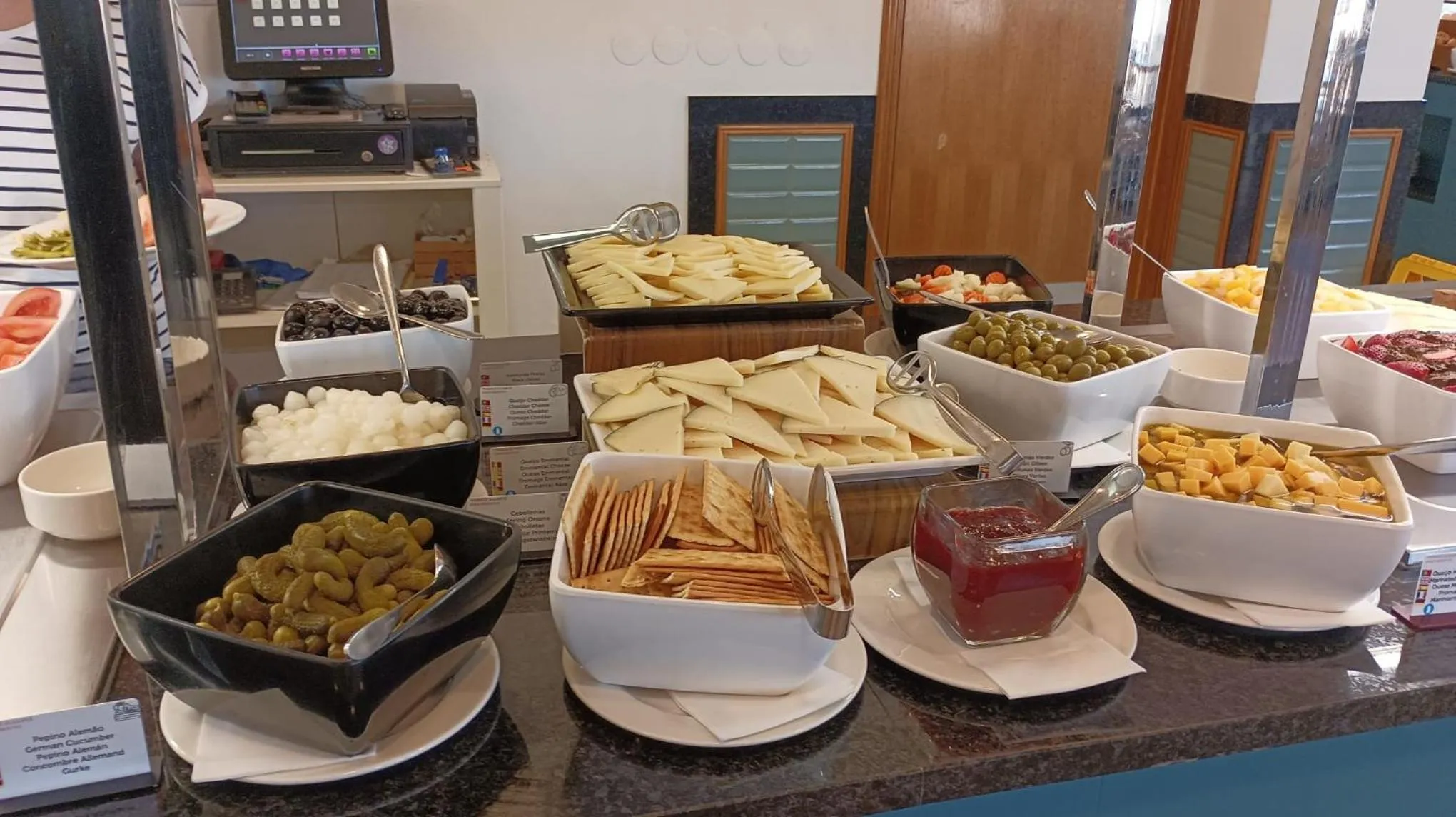 Restaurant/places to eat in Ukino Terrace Algarve Concept