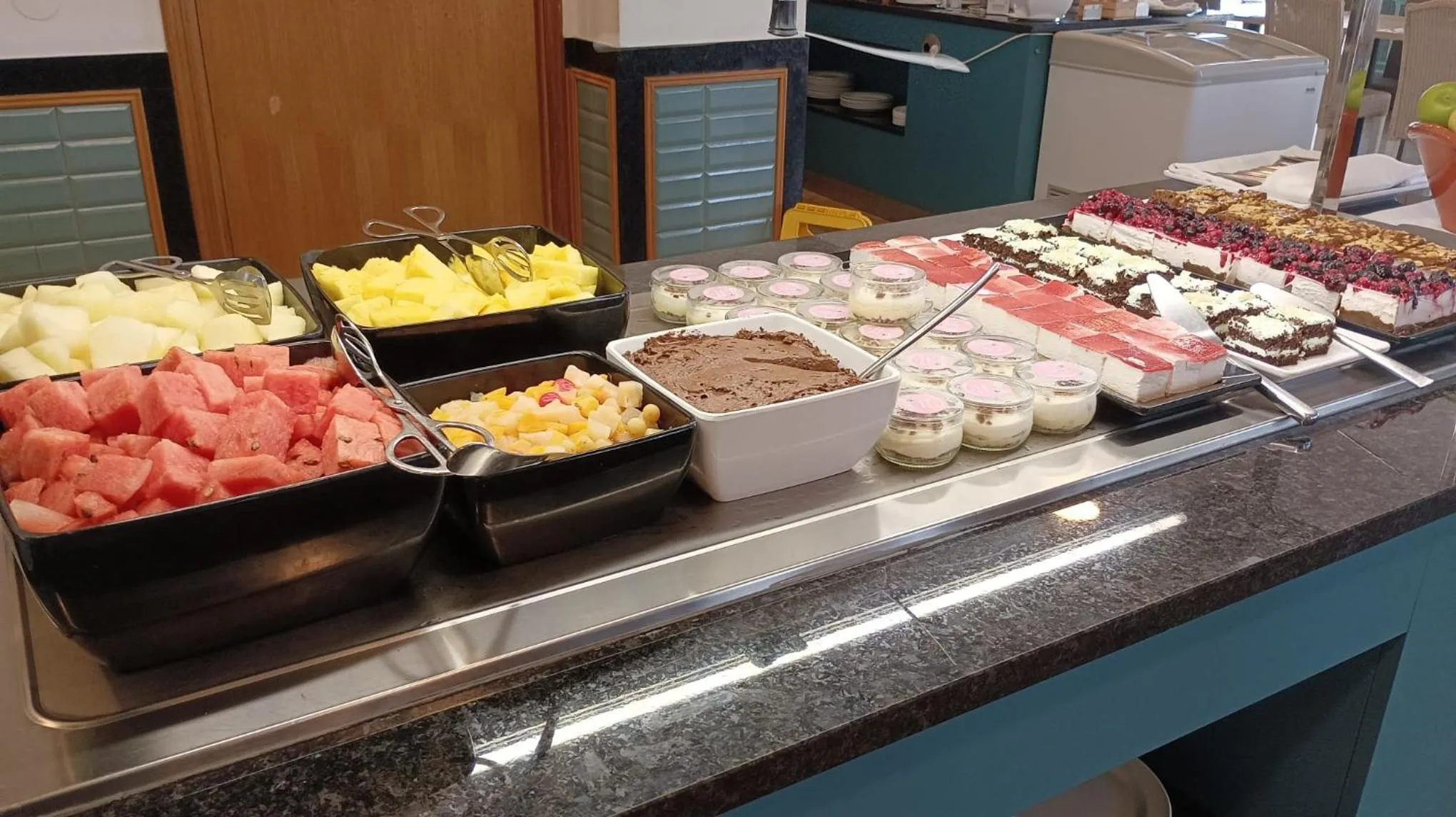 Restaurant/places to eat in Ukino Terrace Algarve Concept