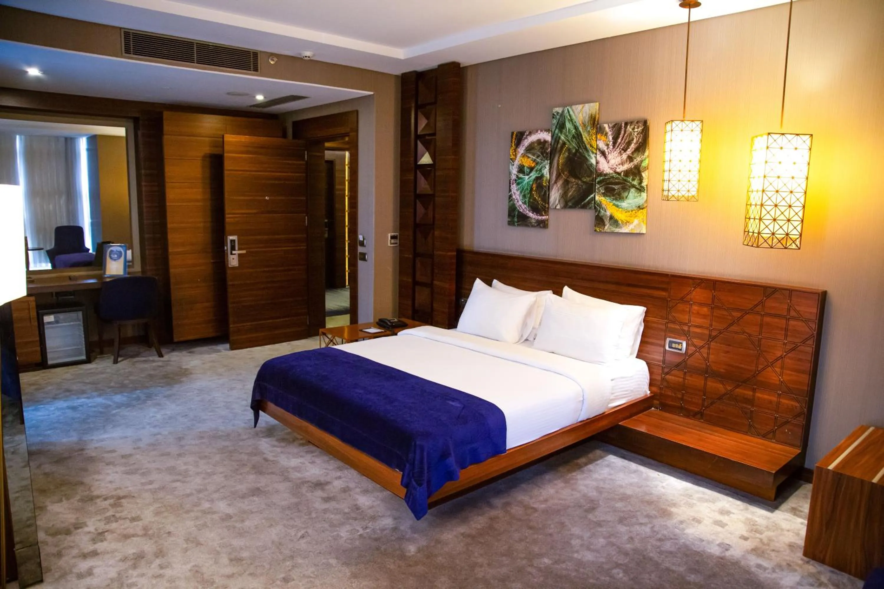 Photo of the whole room, Bed in Gold Majesty Hotel
