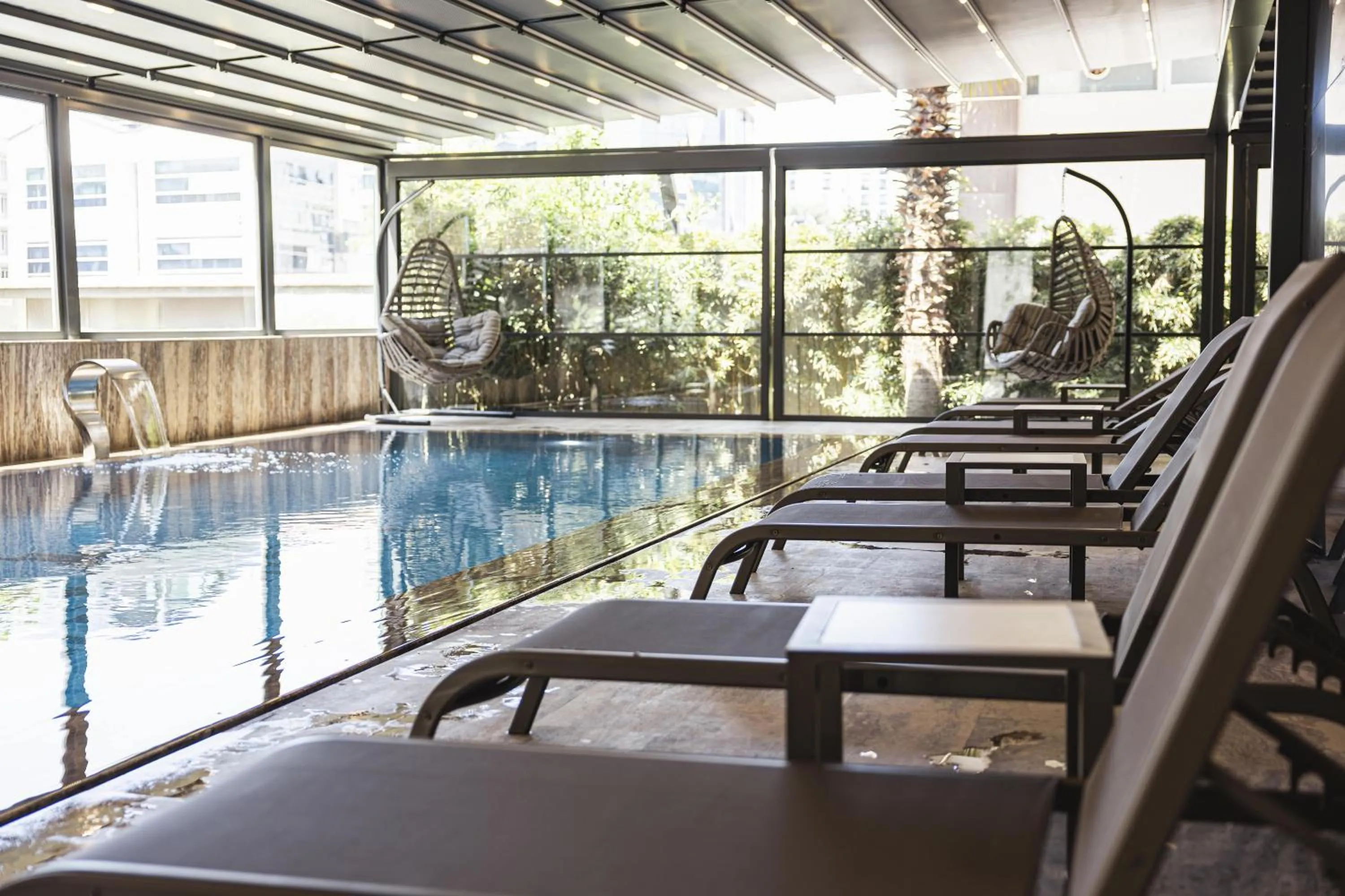 Swimming pool in Gold Majesty Hotel
