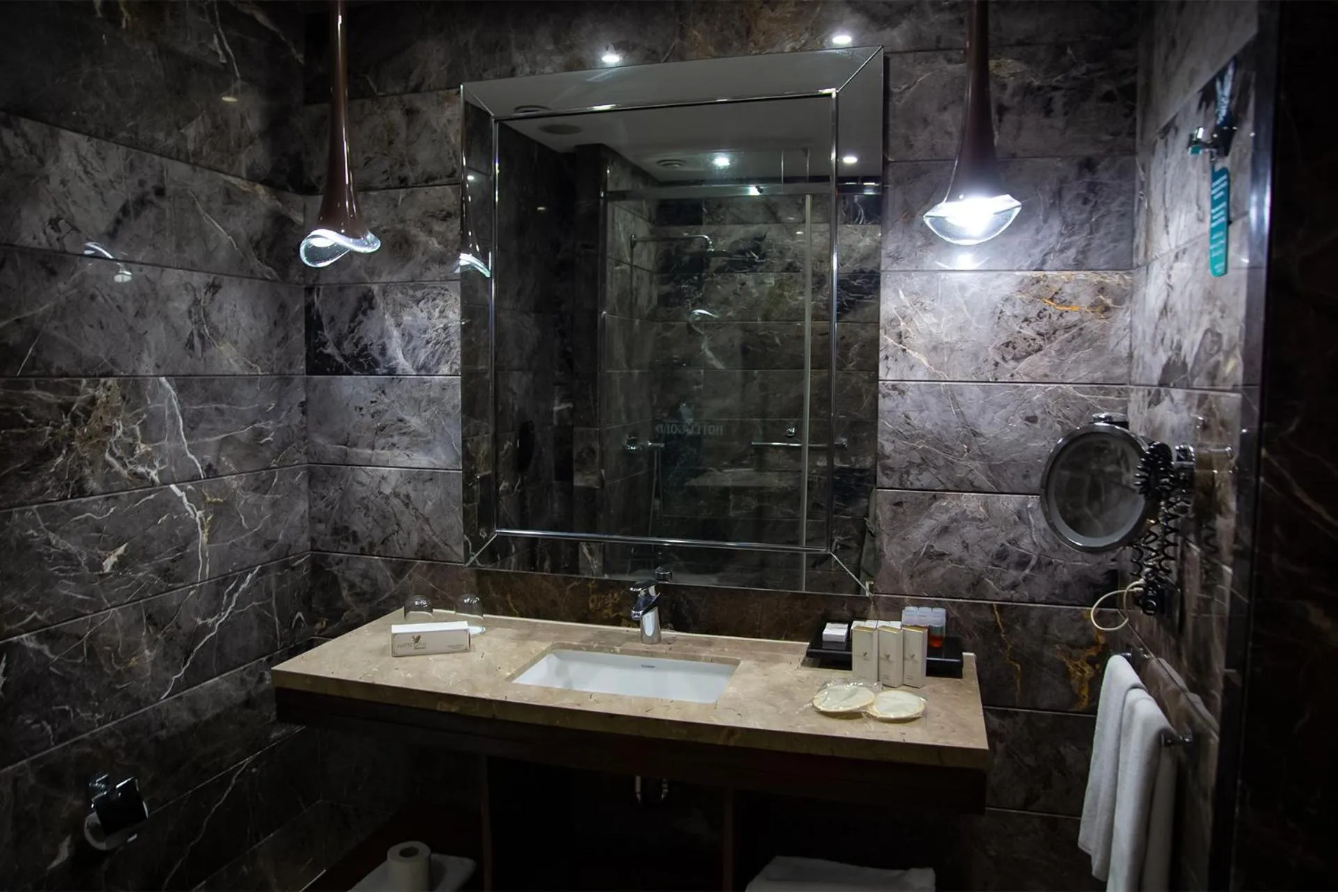 Shower in Gold Majesty Hotel