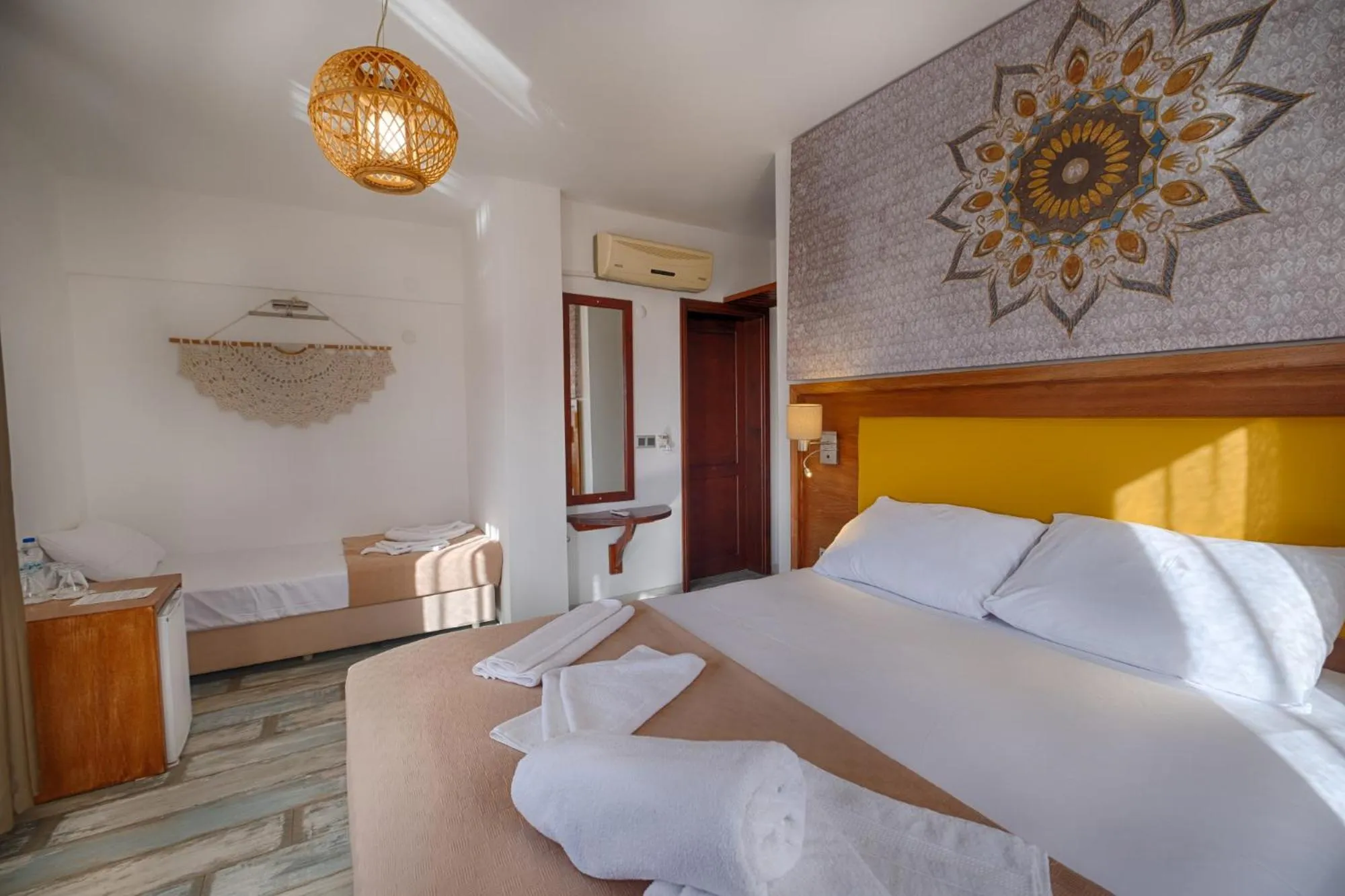 Photo of the whole room, Bed in Les Terrasses De Selimiye