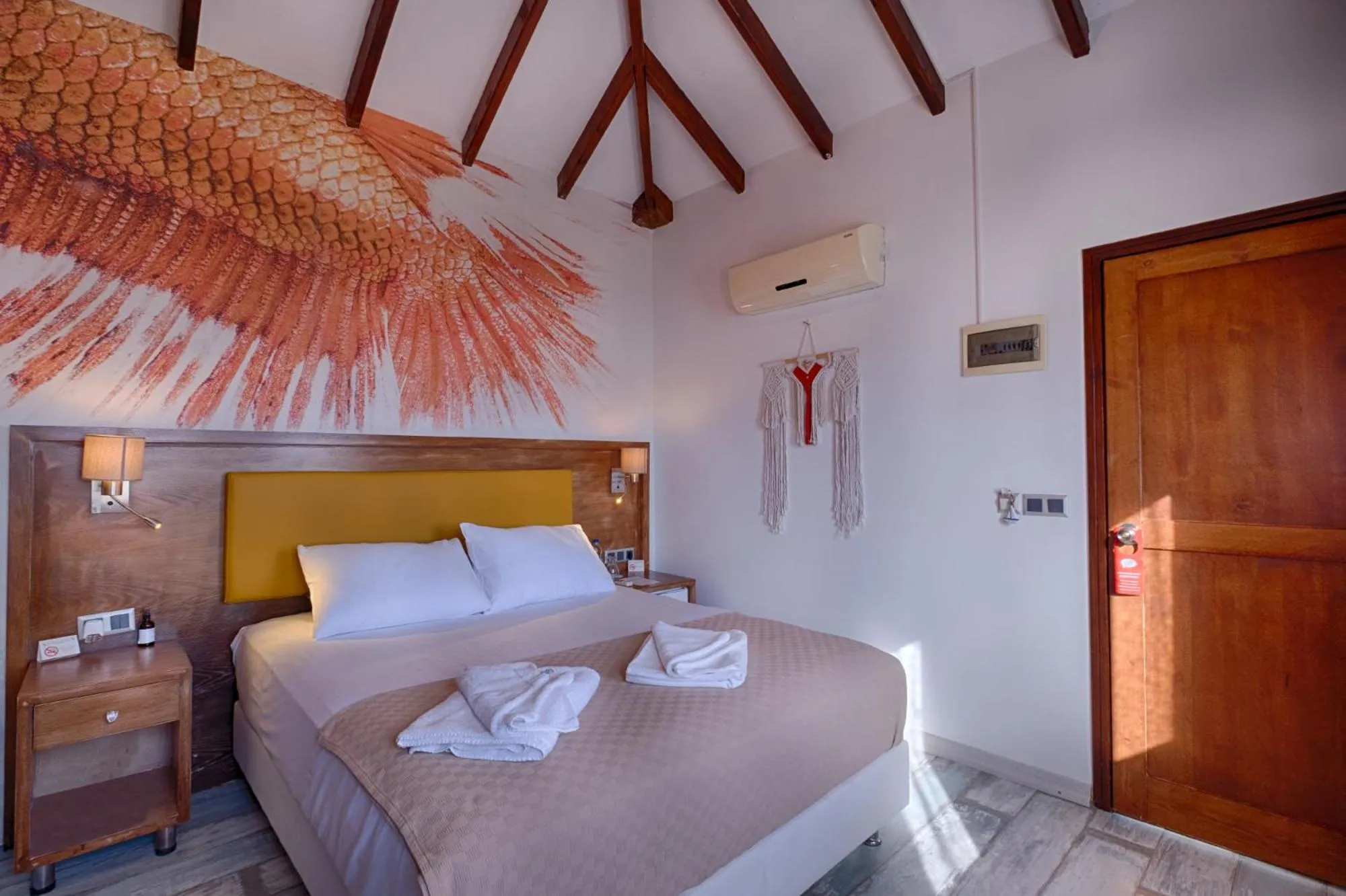 Photo of the whole room, Bed in Les Terrasses De Selimiye