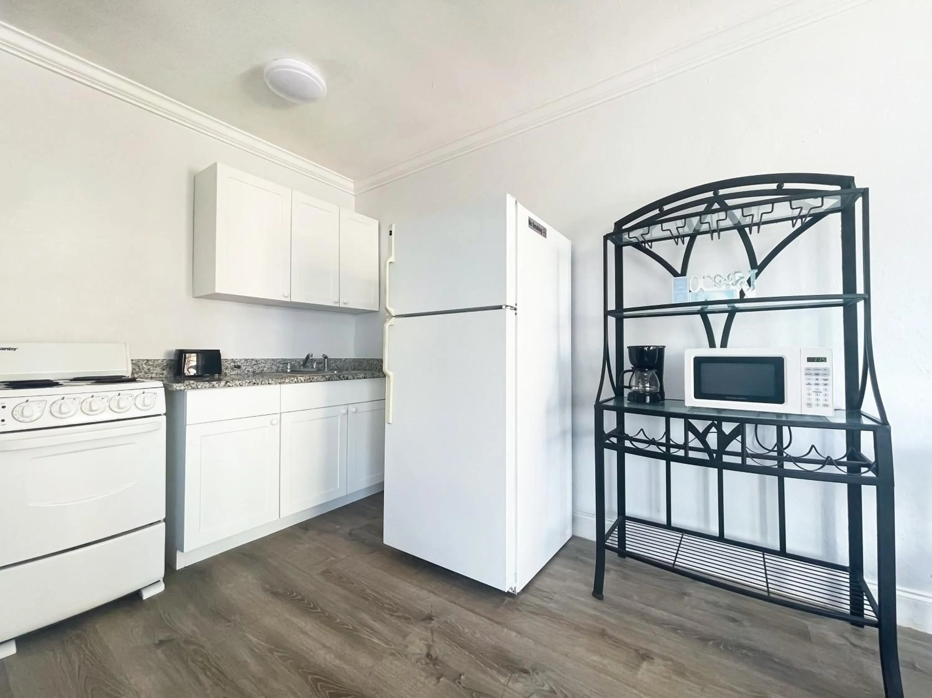 Kitchen or kitchenette in Paradise Oceanfront by HBH