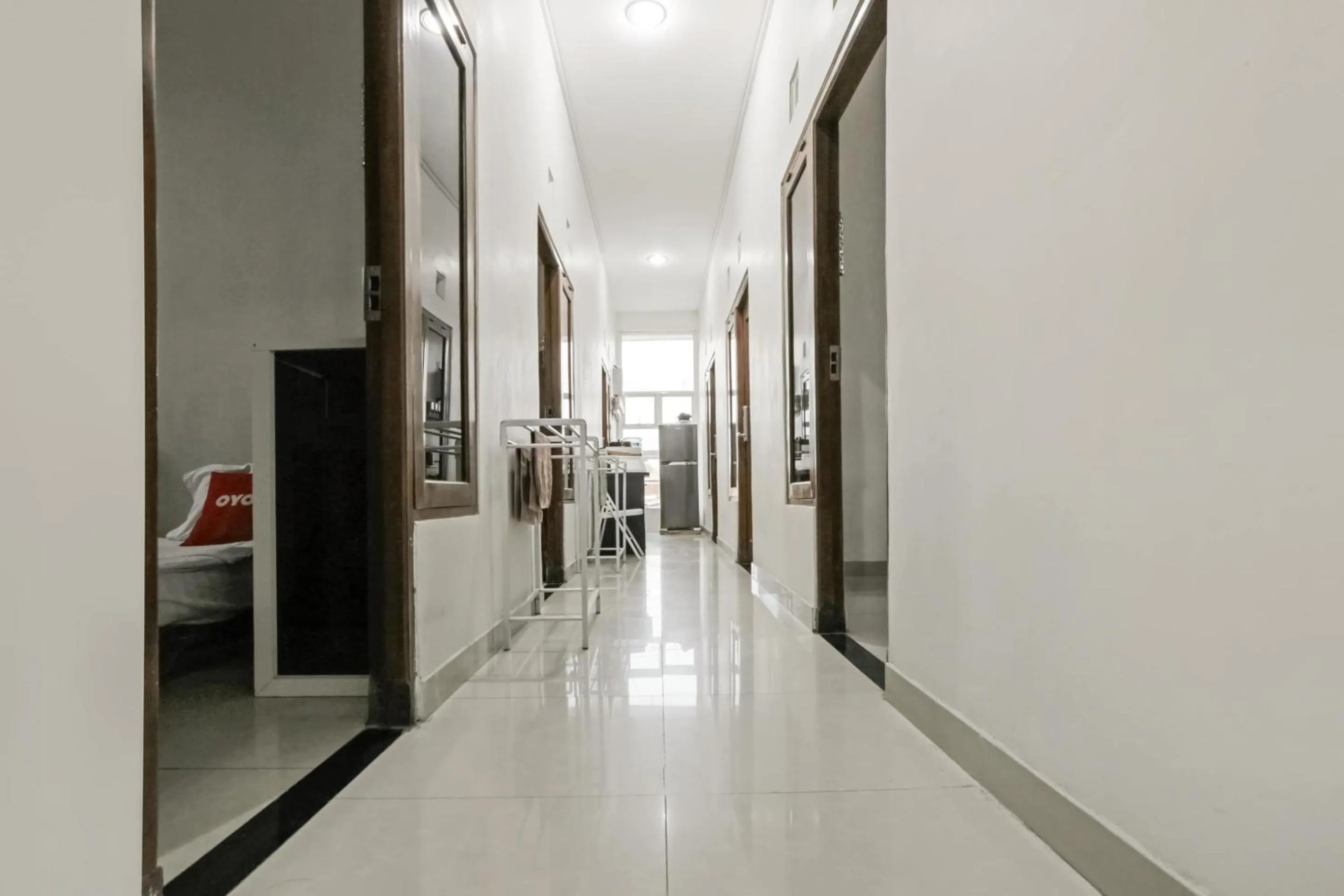 Lobby or reception in Hotel O Tamansari Guest House