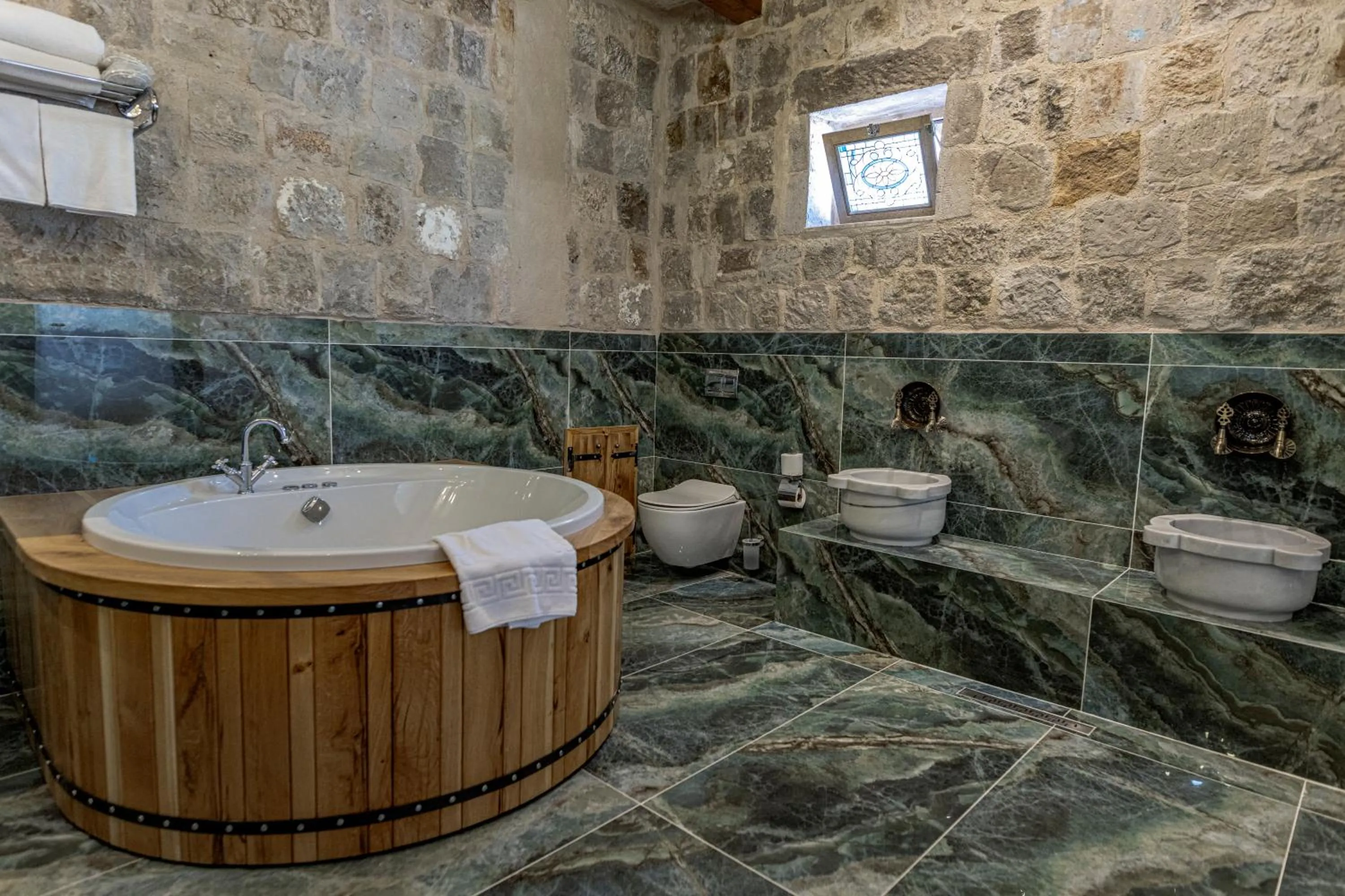 Hot Tub in Göreme Cave Suites