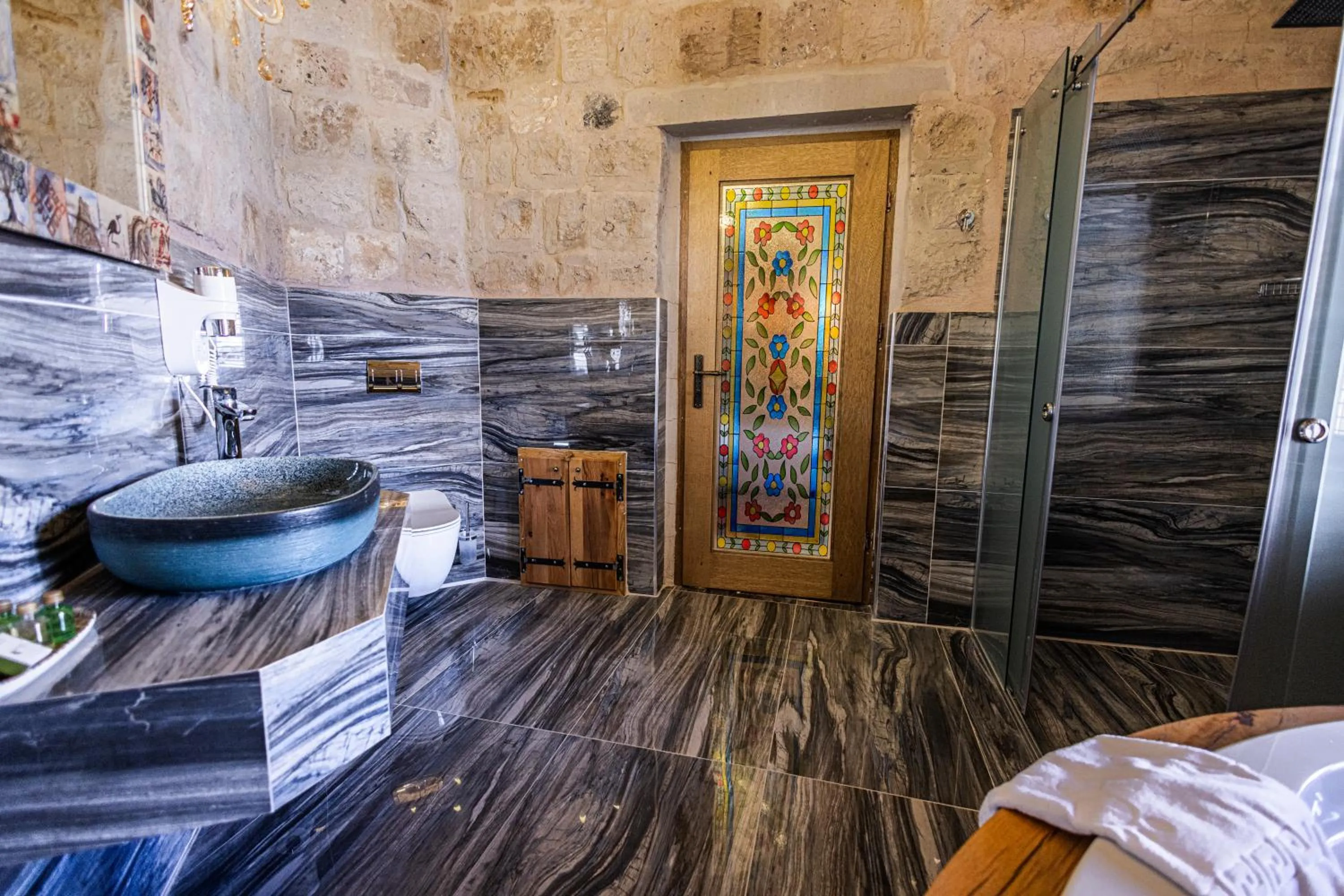 Toilet in Göreme Cave Suites
