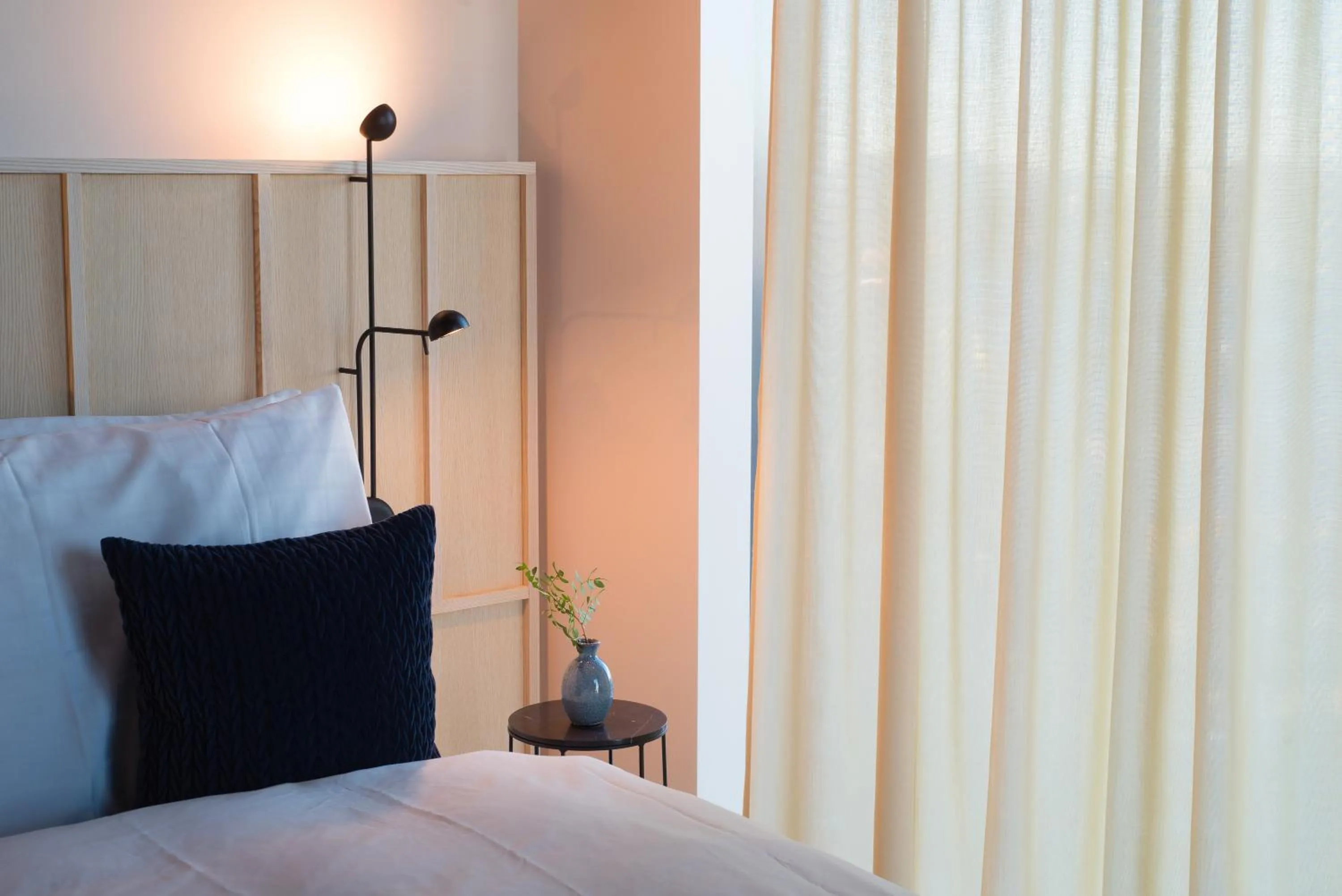 Bed in Best Western Plus Grow Hotel