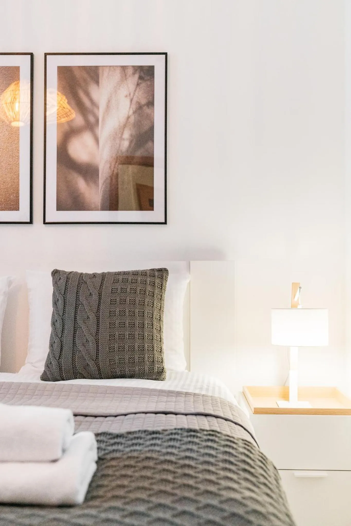 Bed in Downtown Apartment - LoftAffair