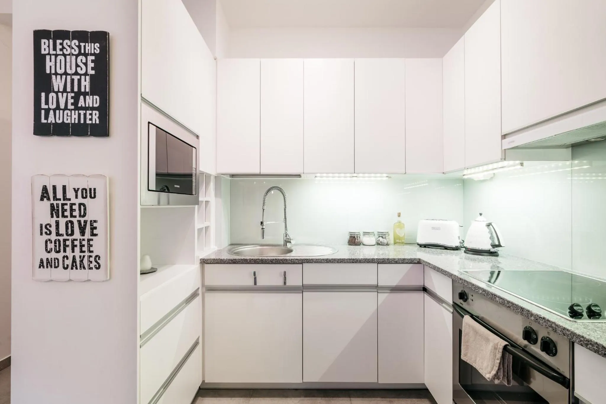 Kitchen or kitchenette in Downtown Apartment - LoftAffair