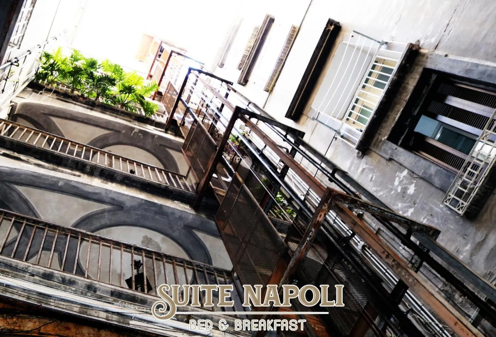 Facade/entrance in SuiteNapoliSantaLucia