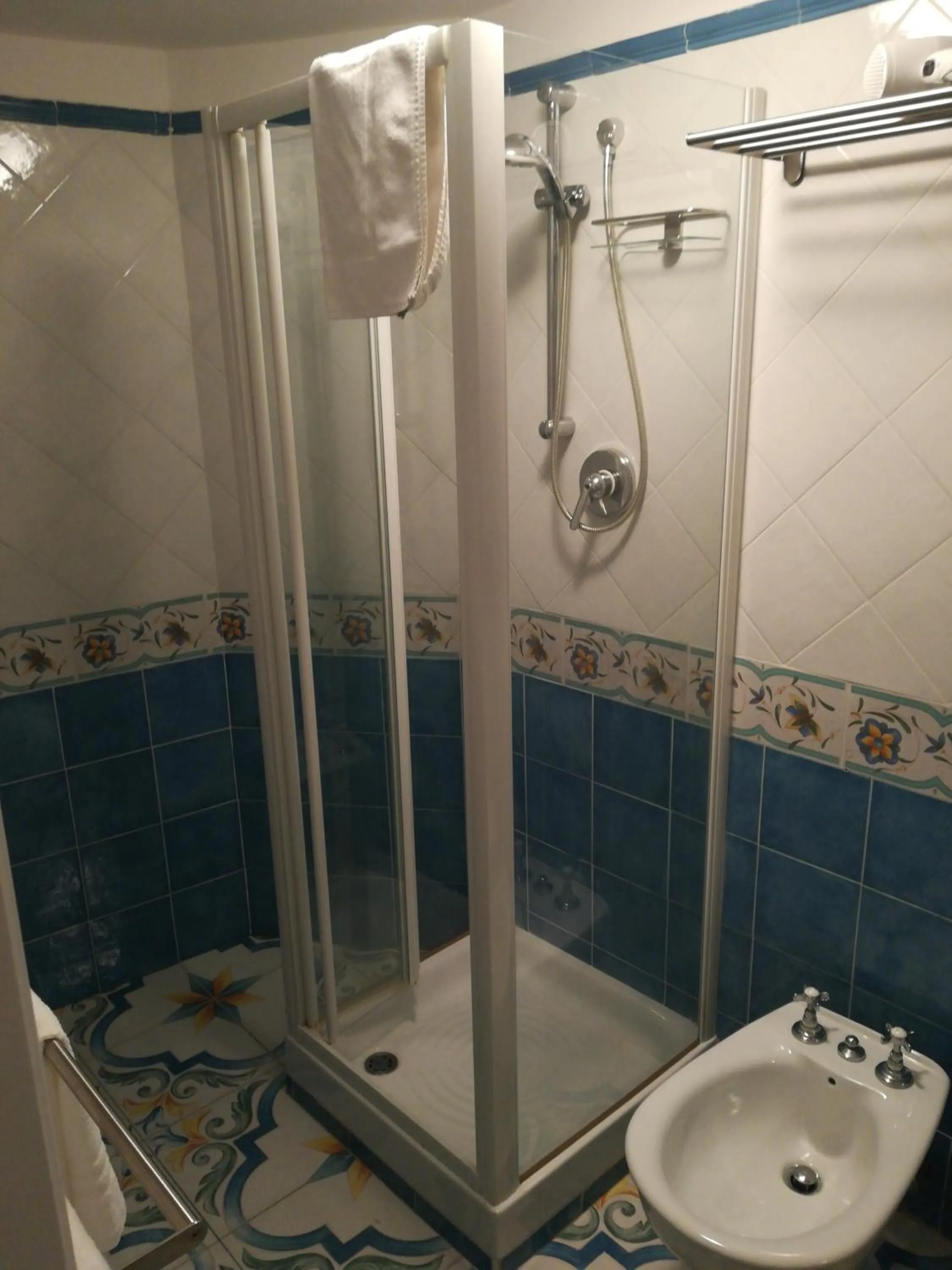 Shower in SuiteNapoliSantaLucia
