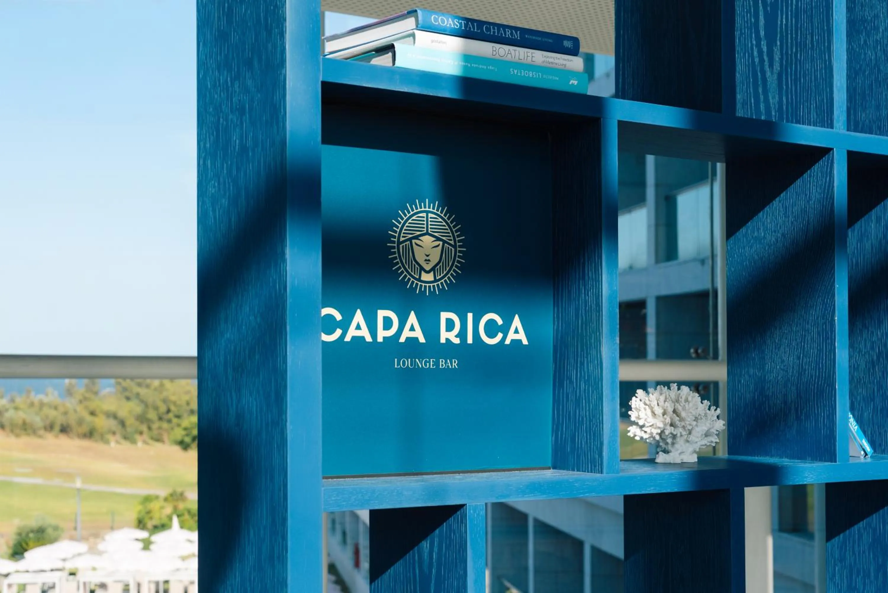 Lounge or bar in Crowne Plaza - Caparica Lisbon