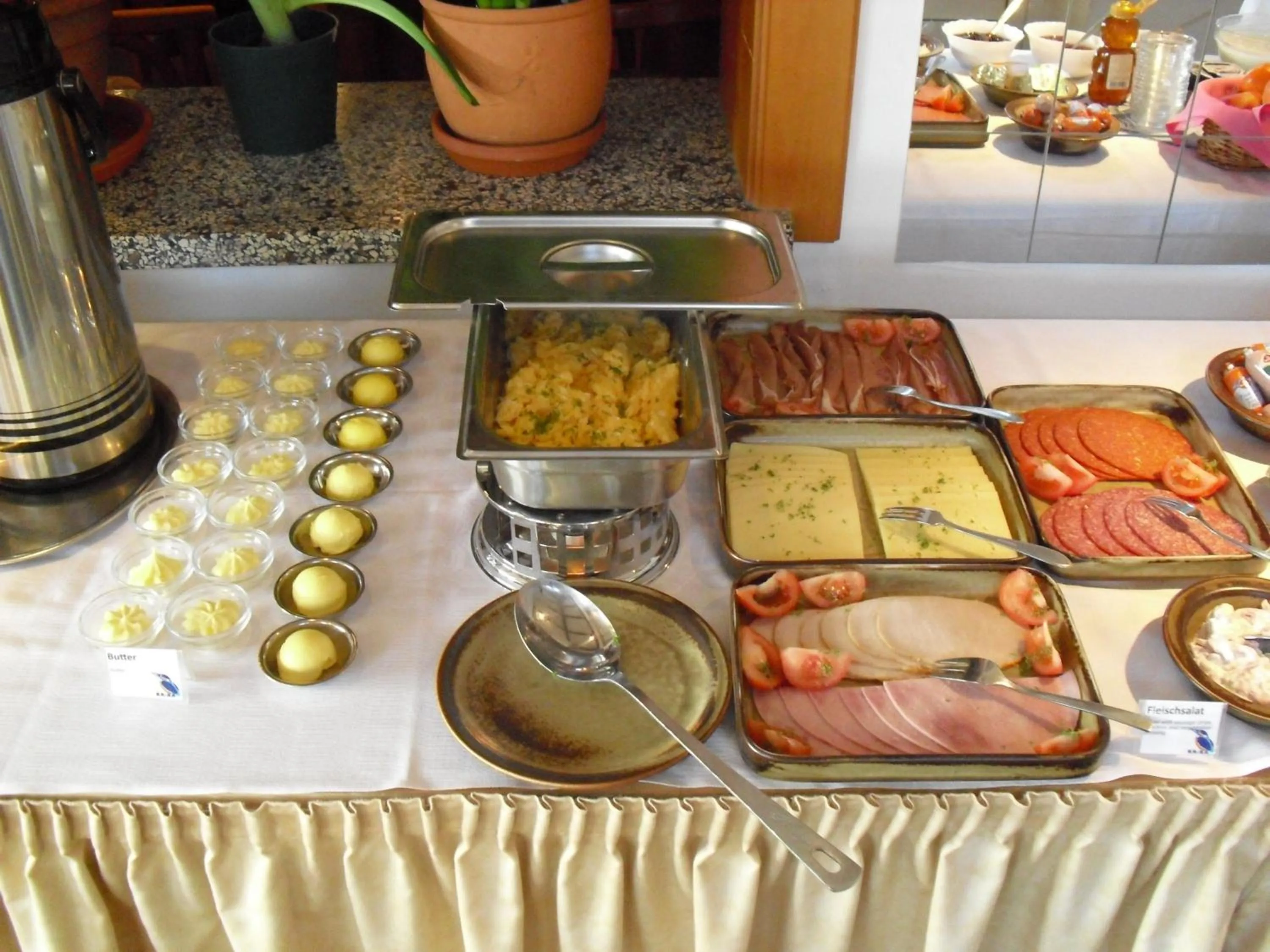 Food in KA&KA Hotel Garni