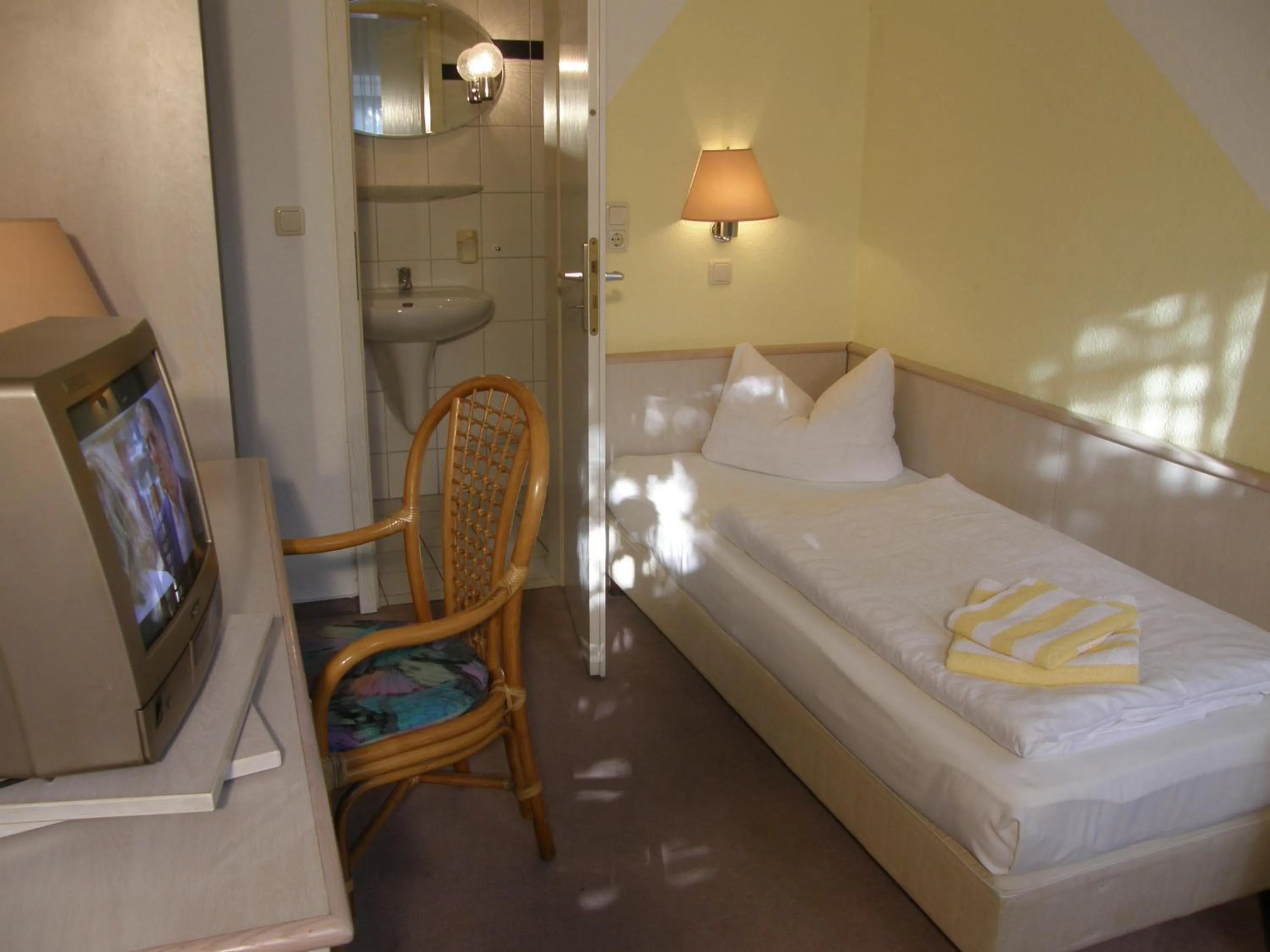 Bedroom, Bed in KA&KA Hotel Garni