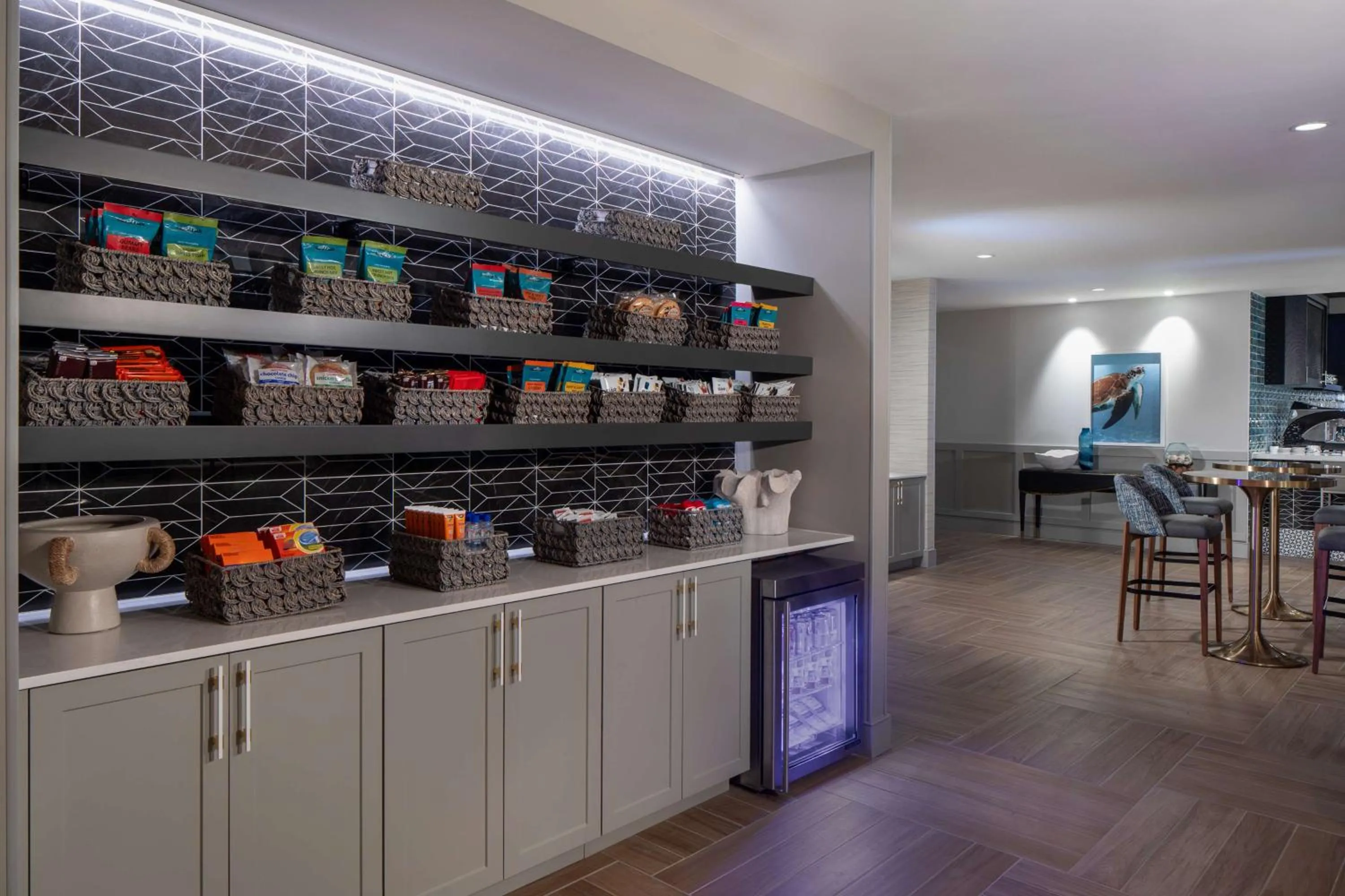 Restaurant/places to eat in Coast Rehoboth Beach, Tapestry Collection By Hilton