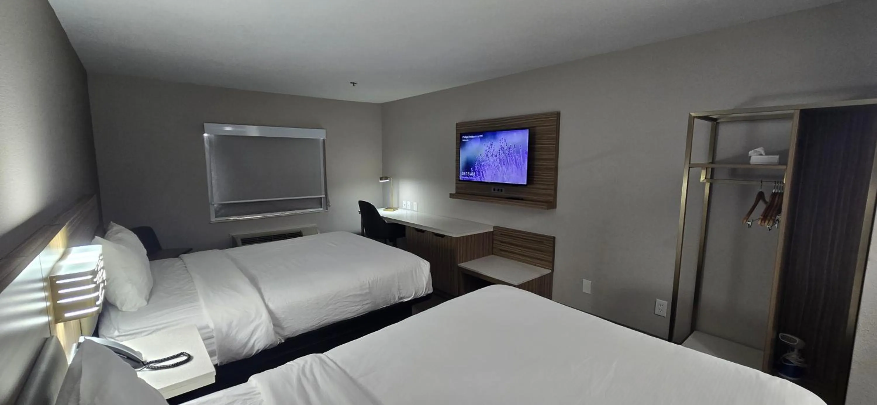 Photo of the whole room, Bed in Baymont Inn & Suites San Marcos