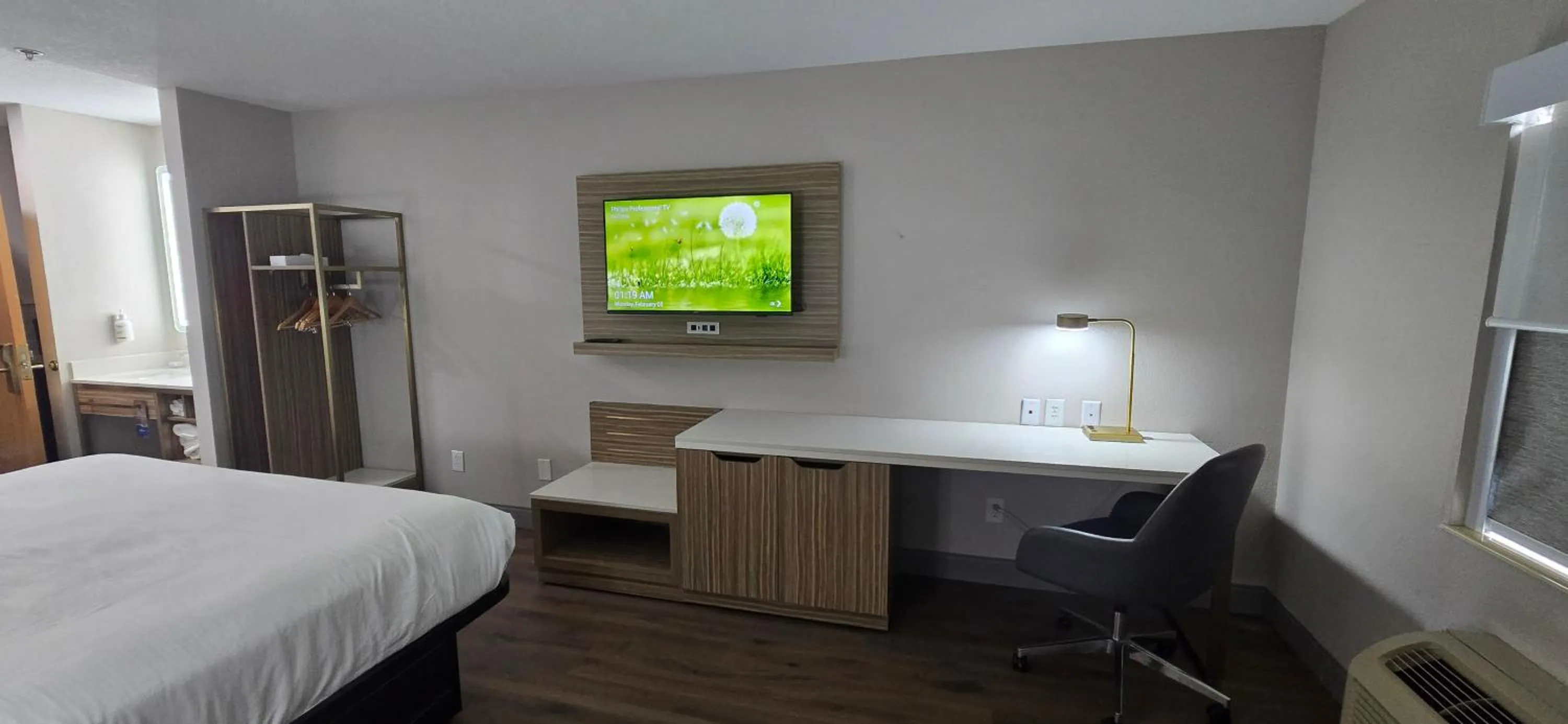 Bedroom, Bed in Baymont Inn & Suites San Marcos