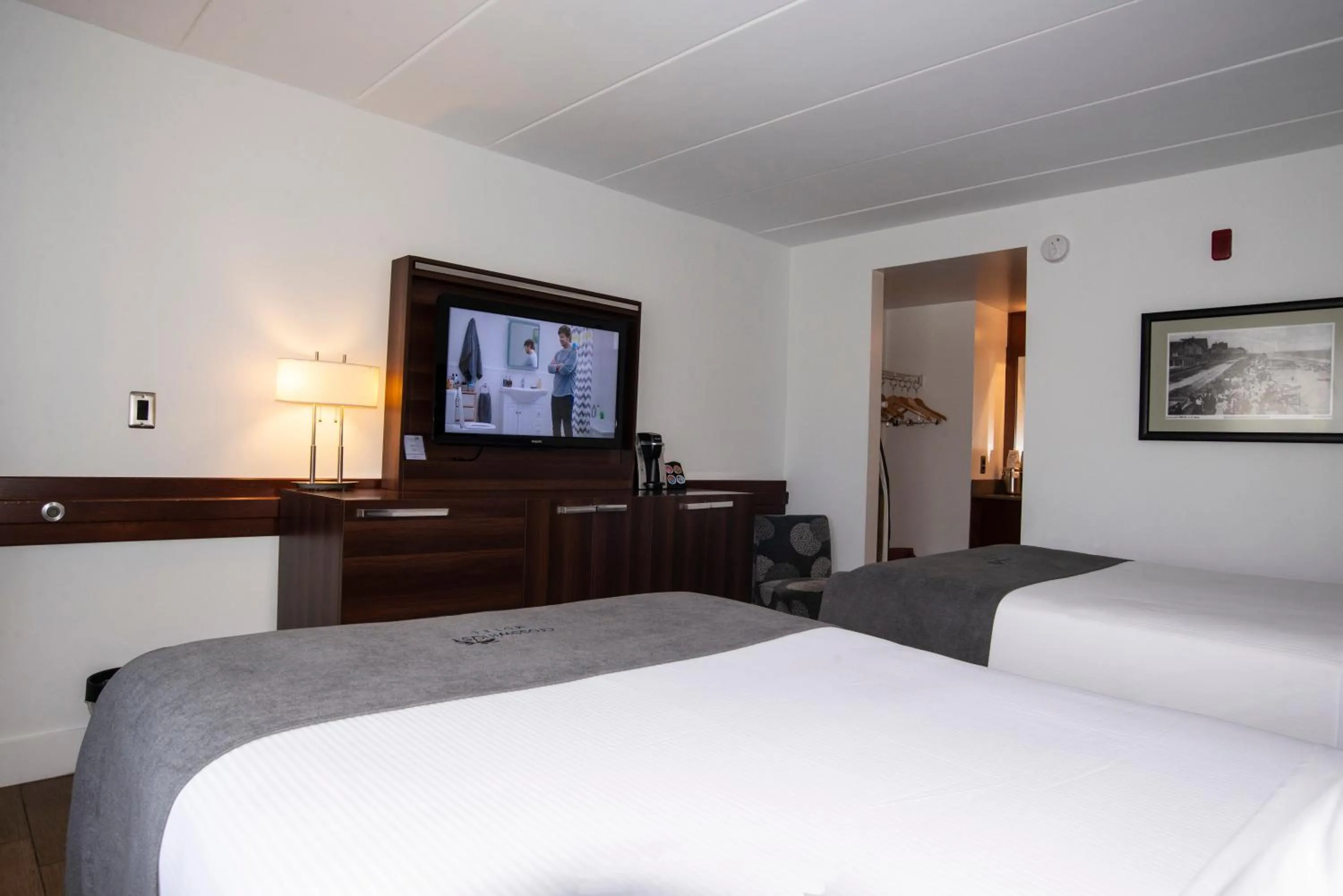 Double Room with Two Double Beds in Crosswinds Motel