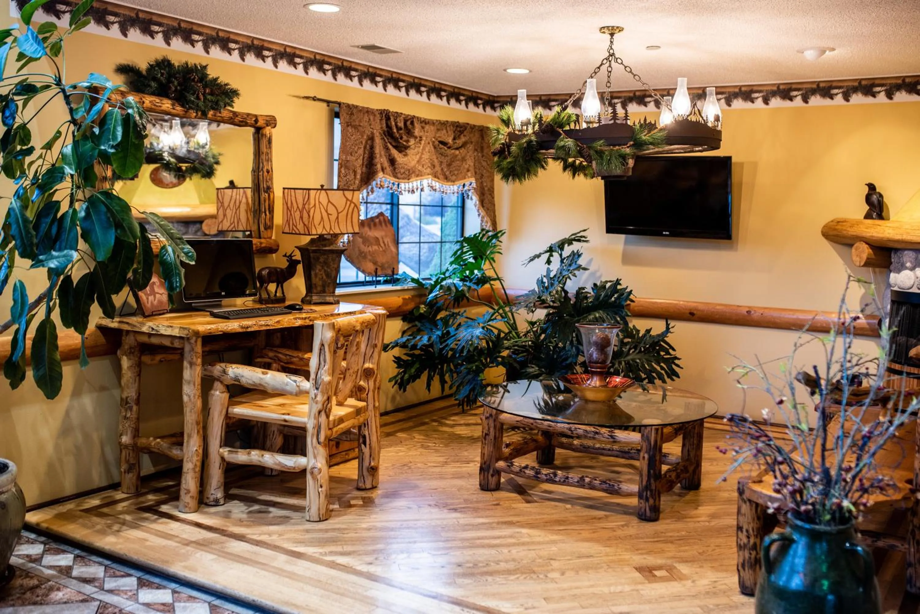 Communal lounge/ TV room in Gateway Inn and Suites