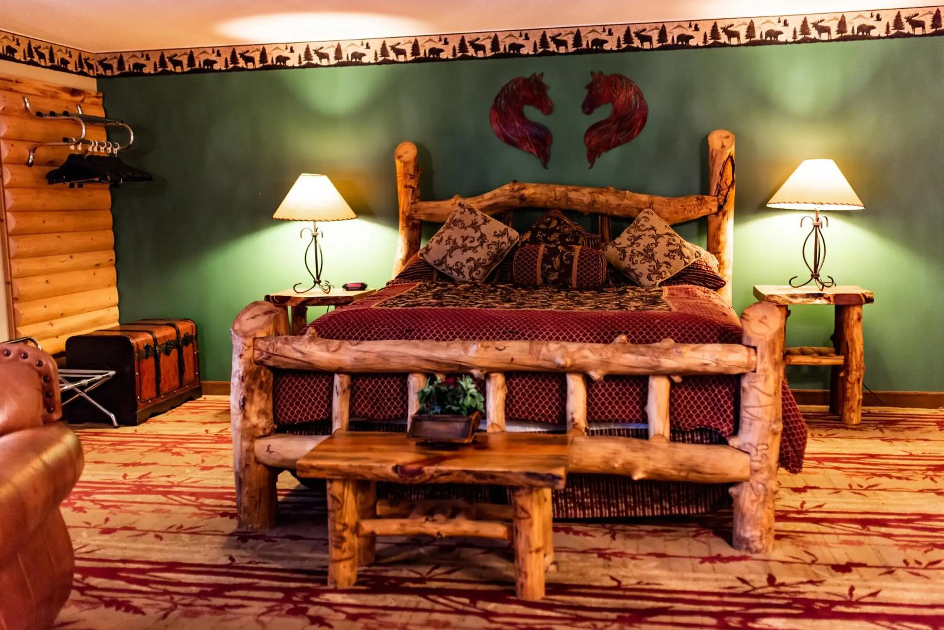 Honeymoon Suite in Gateway Inn and Suites Honeymoon Suite in Gateway Inn and Suites