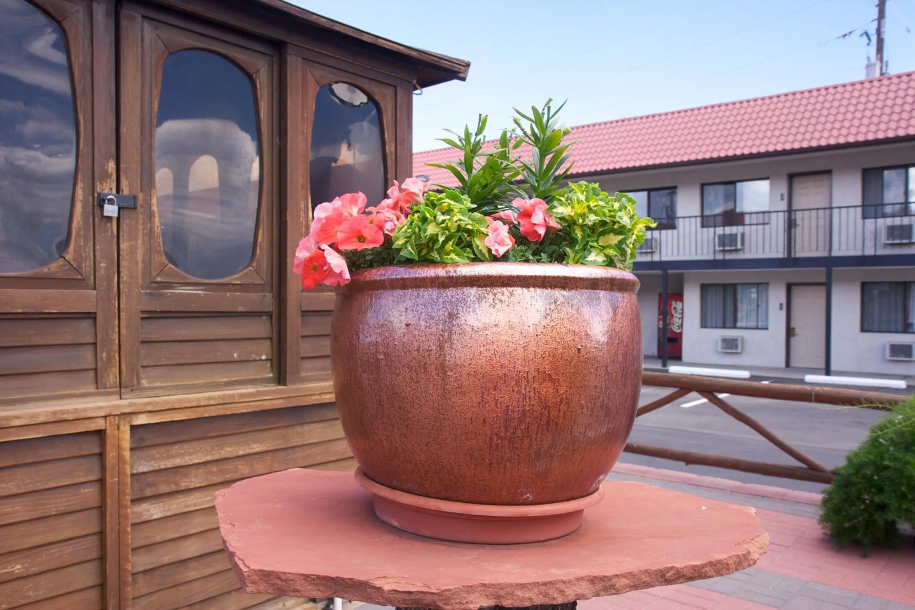 Hot Tub in Gateway Inn and Suites