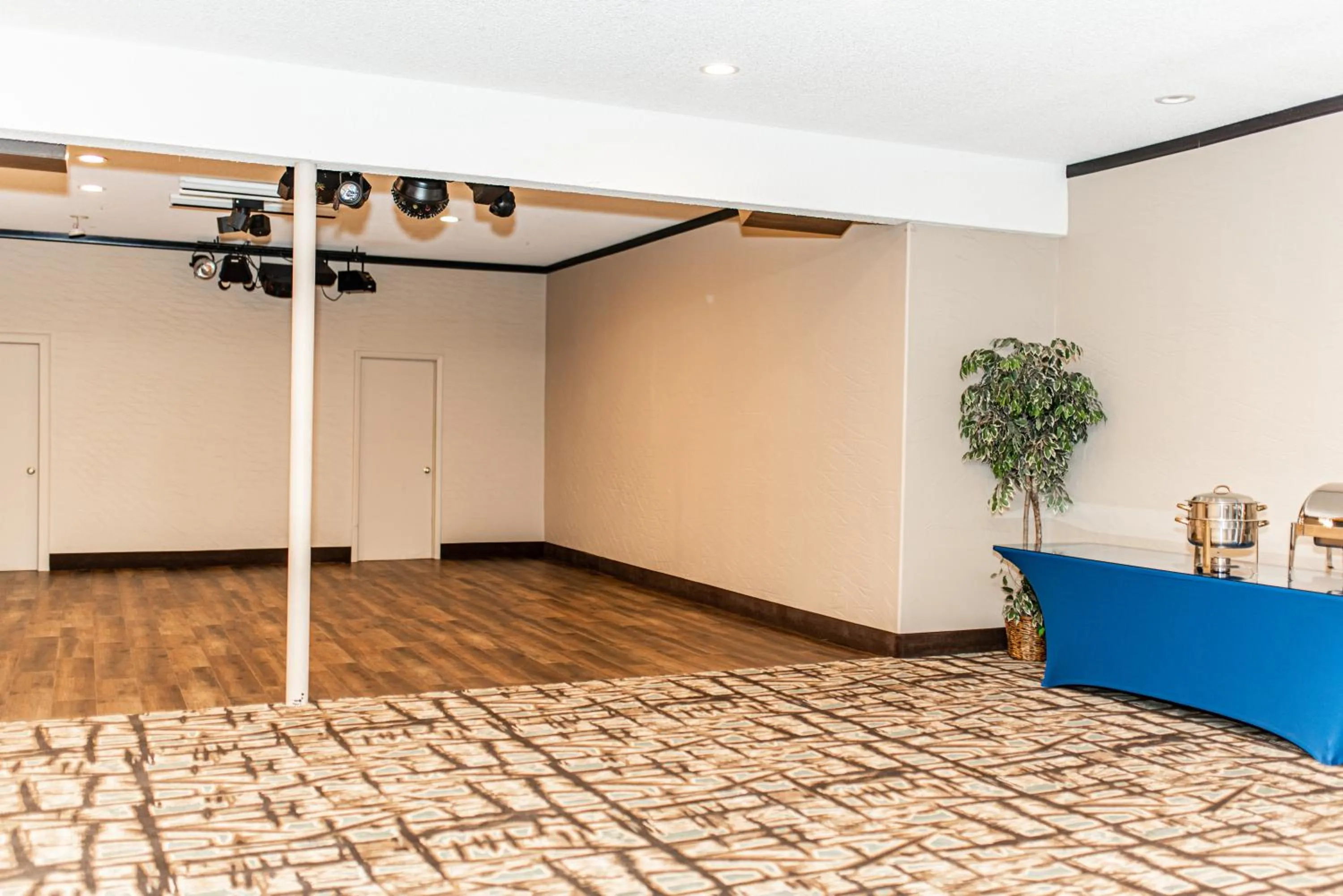 Banquet/Function facilities in Gateway Inn and Suites