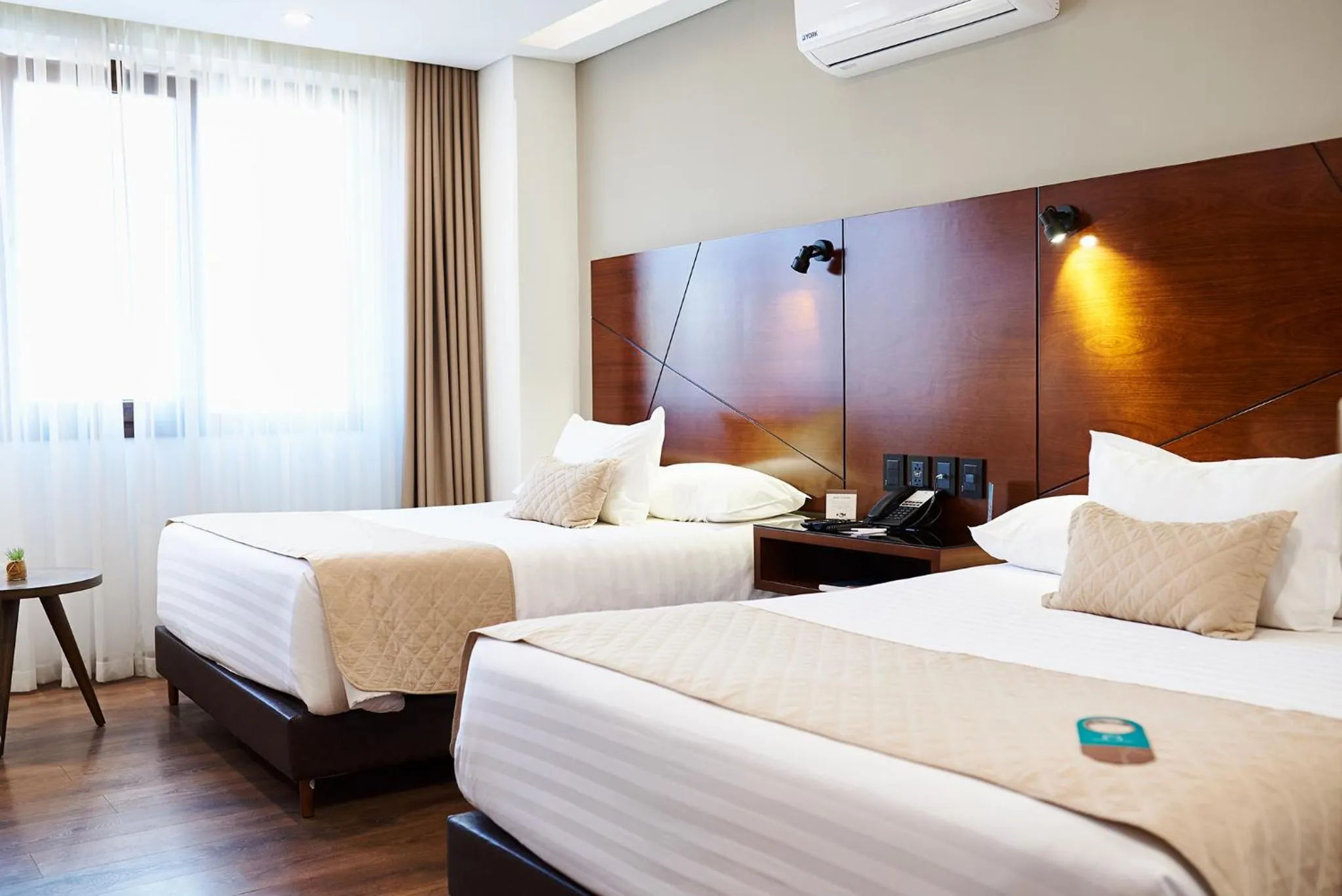 Bed in Hotel Mitru Sur