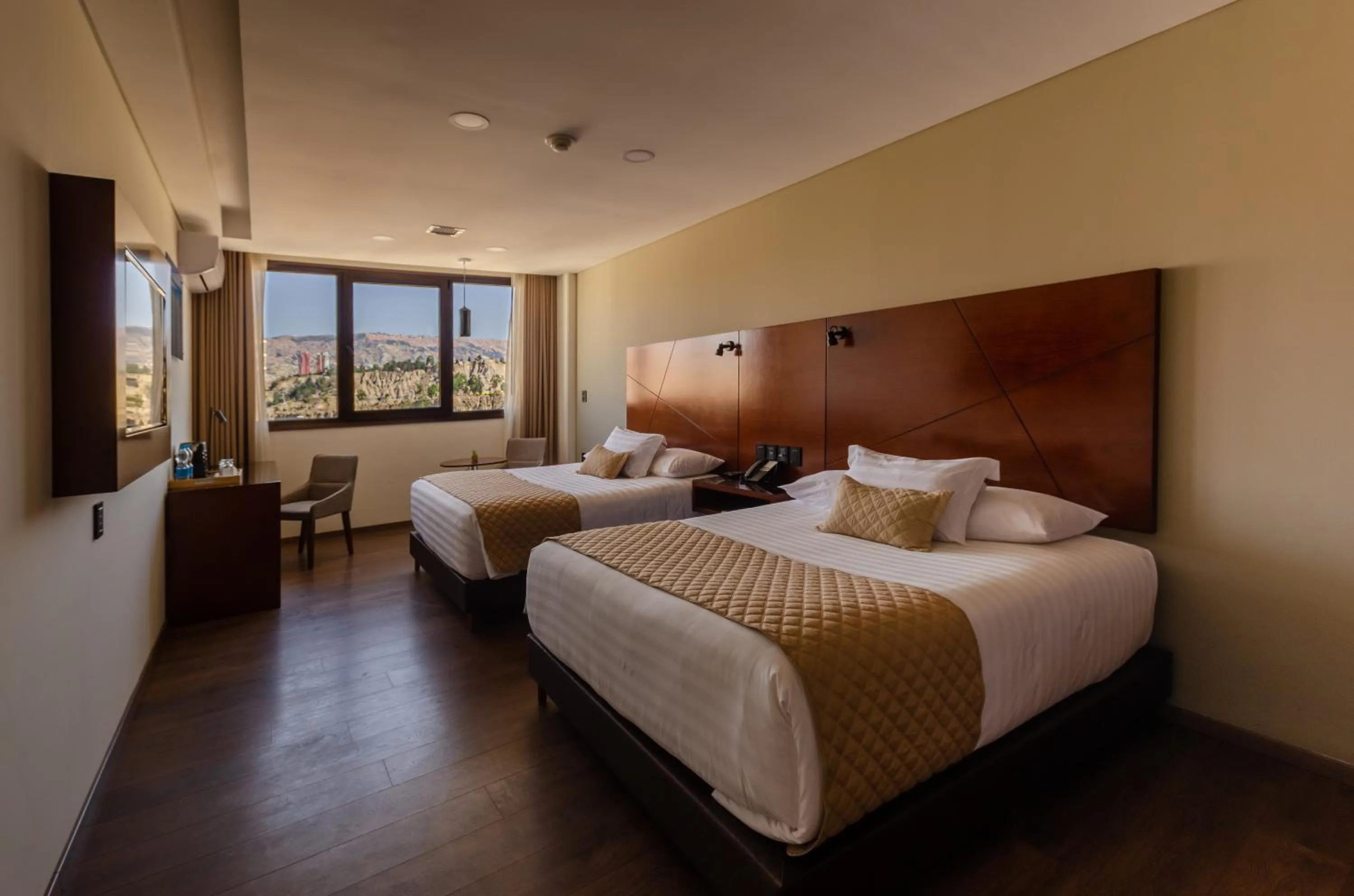 Bedroom, Bed in Hotel Mitru Sur