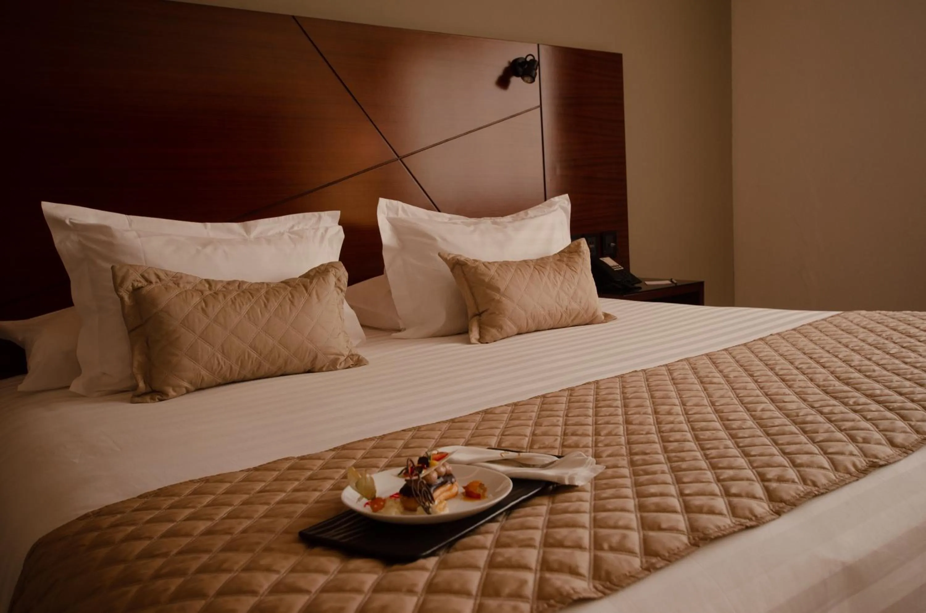 Food close-up, Bed in Hotel Mitru Sur