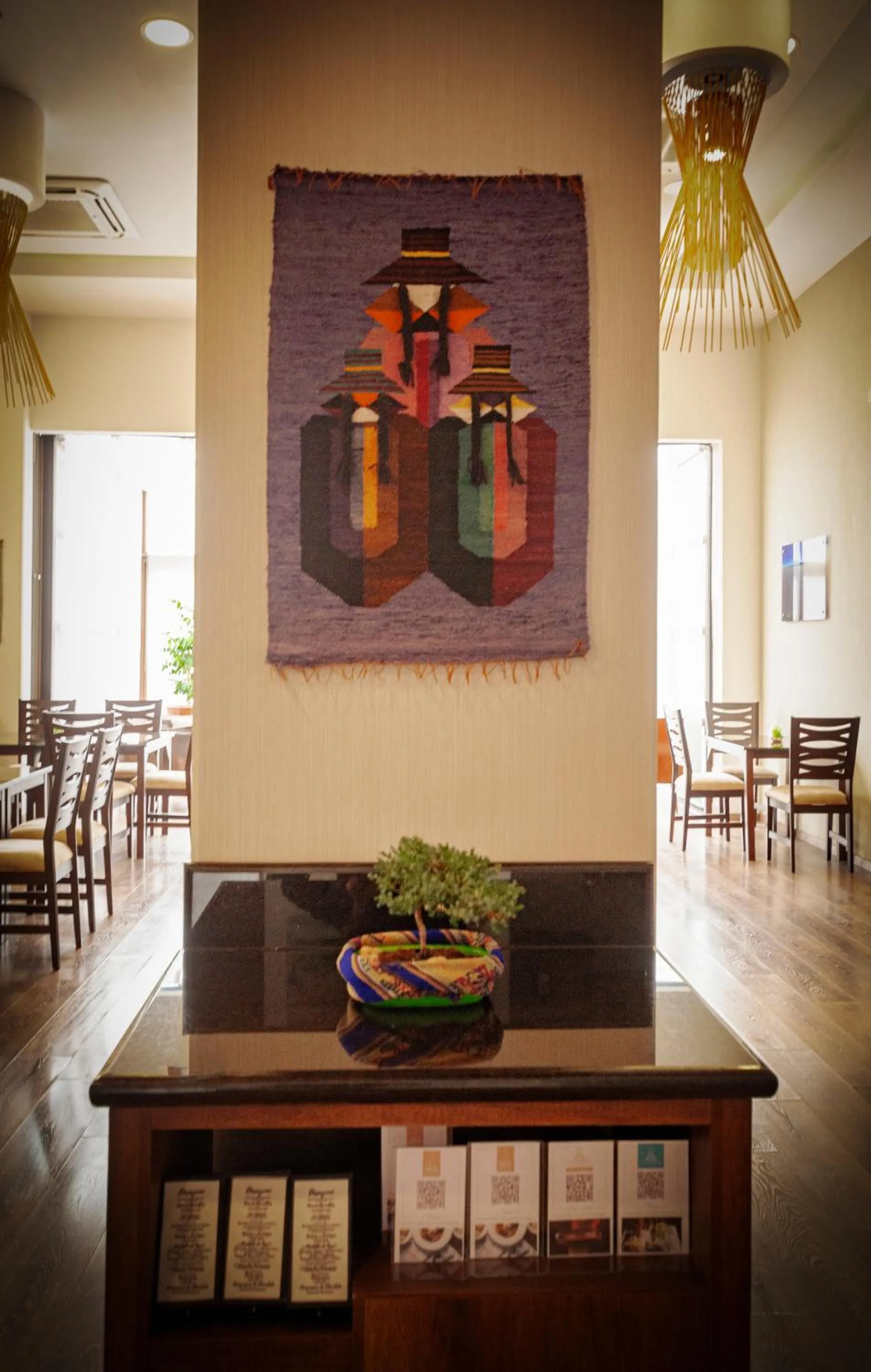 Restaurant/places to eat in Hotel Mitru Sur