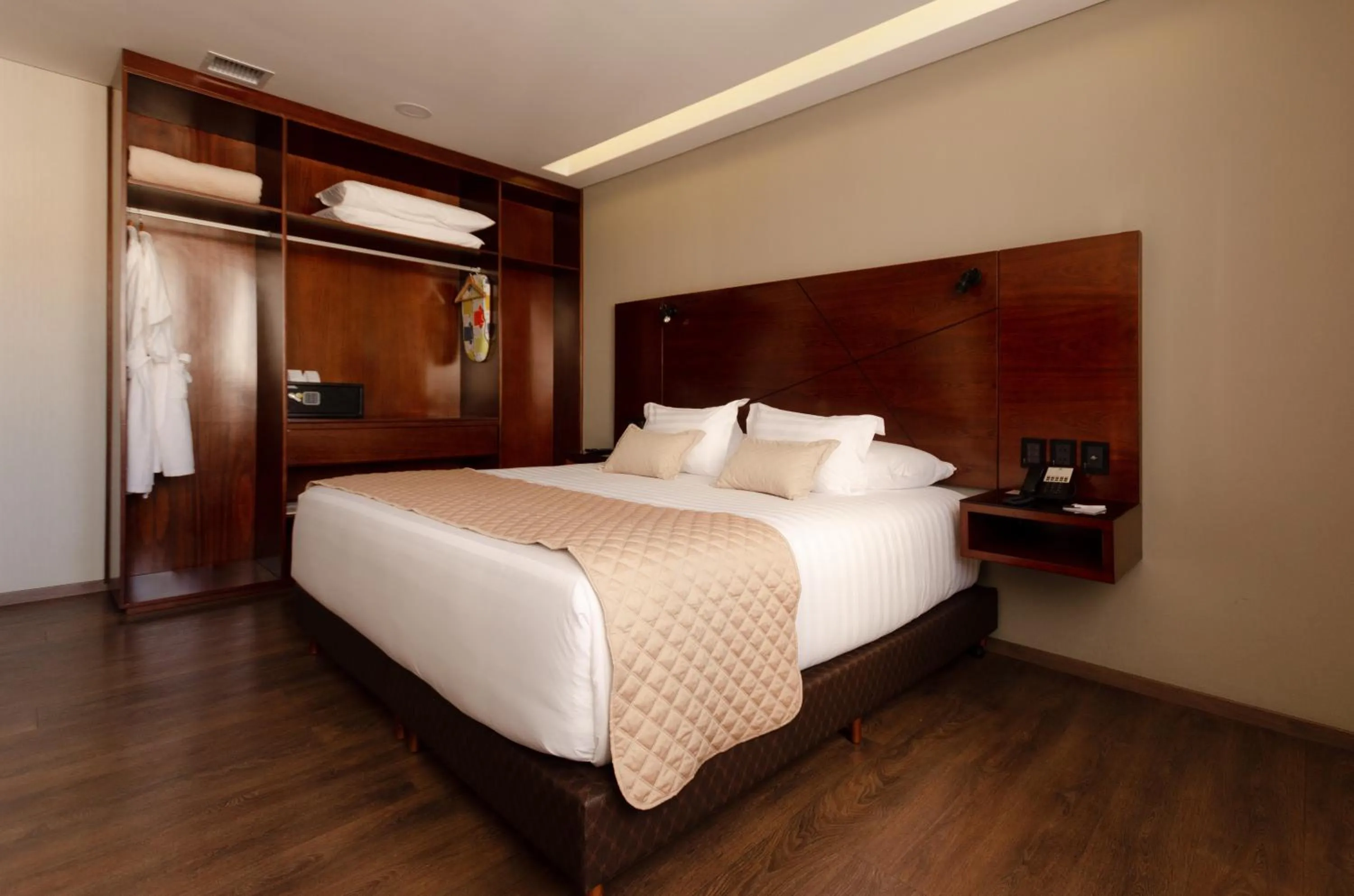 Bed in Hotel Mitru Sur