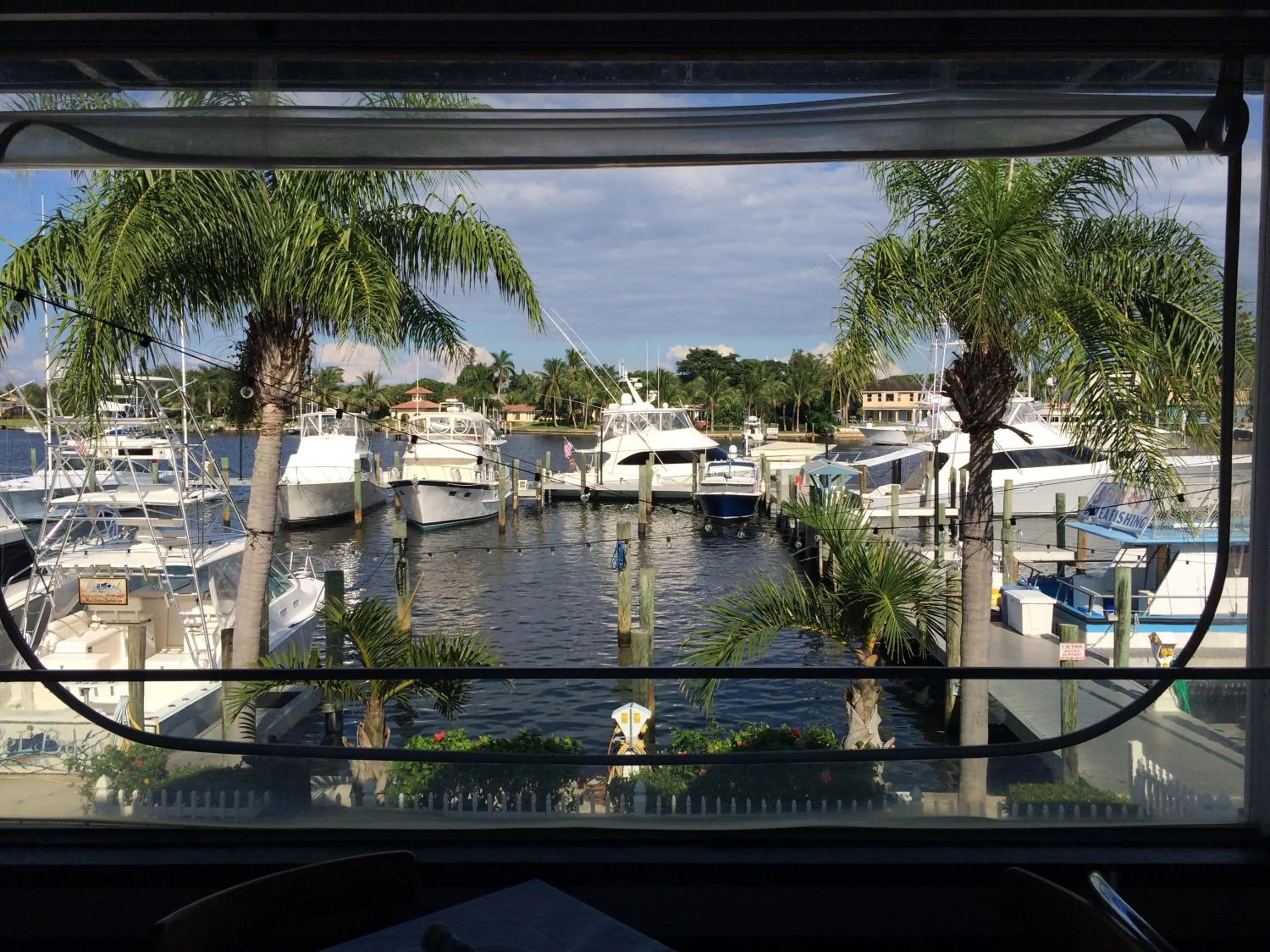 Restaurant/places to eat in Pirate's Cove Resort and Marina - Stuart