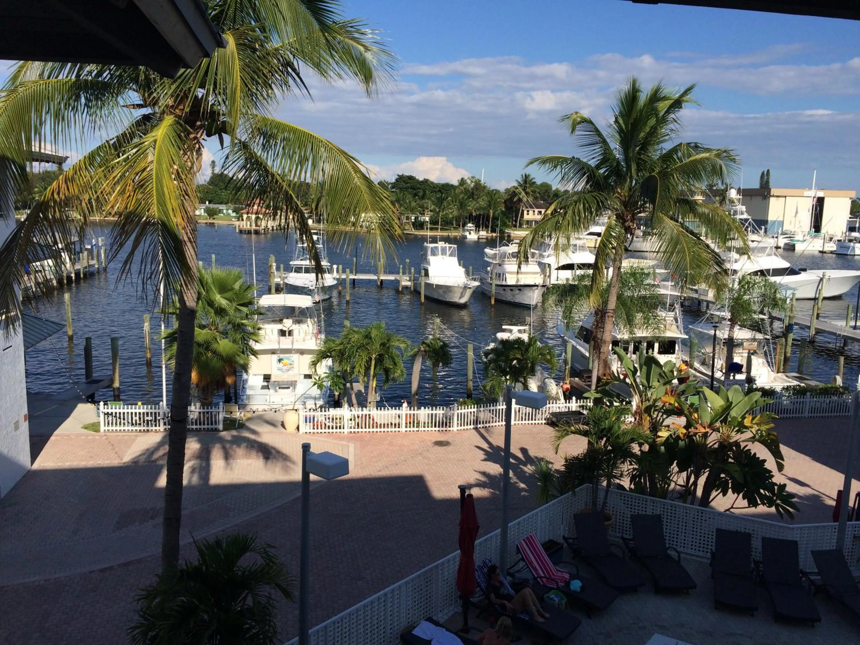 Property building in Pirate's Cove Resort and Marina - Stuart