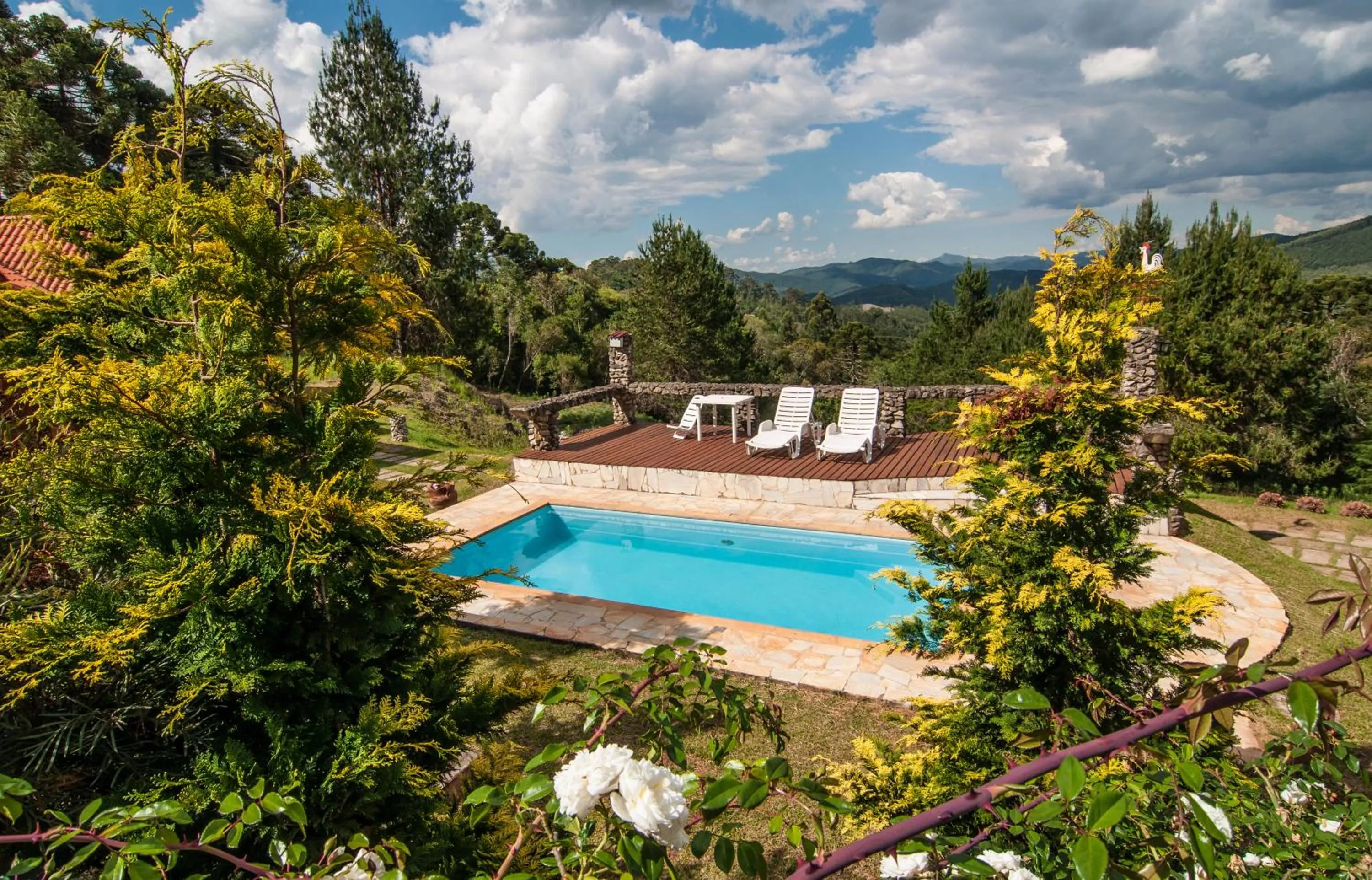 Pool view in Pousada Cantinho das Estrelas