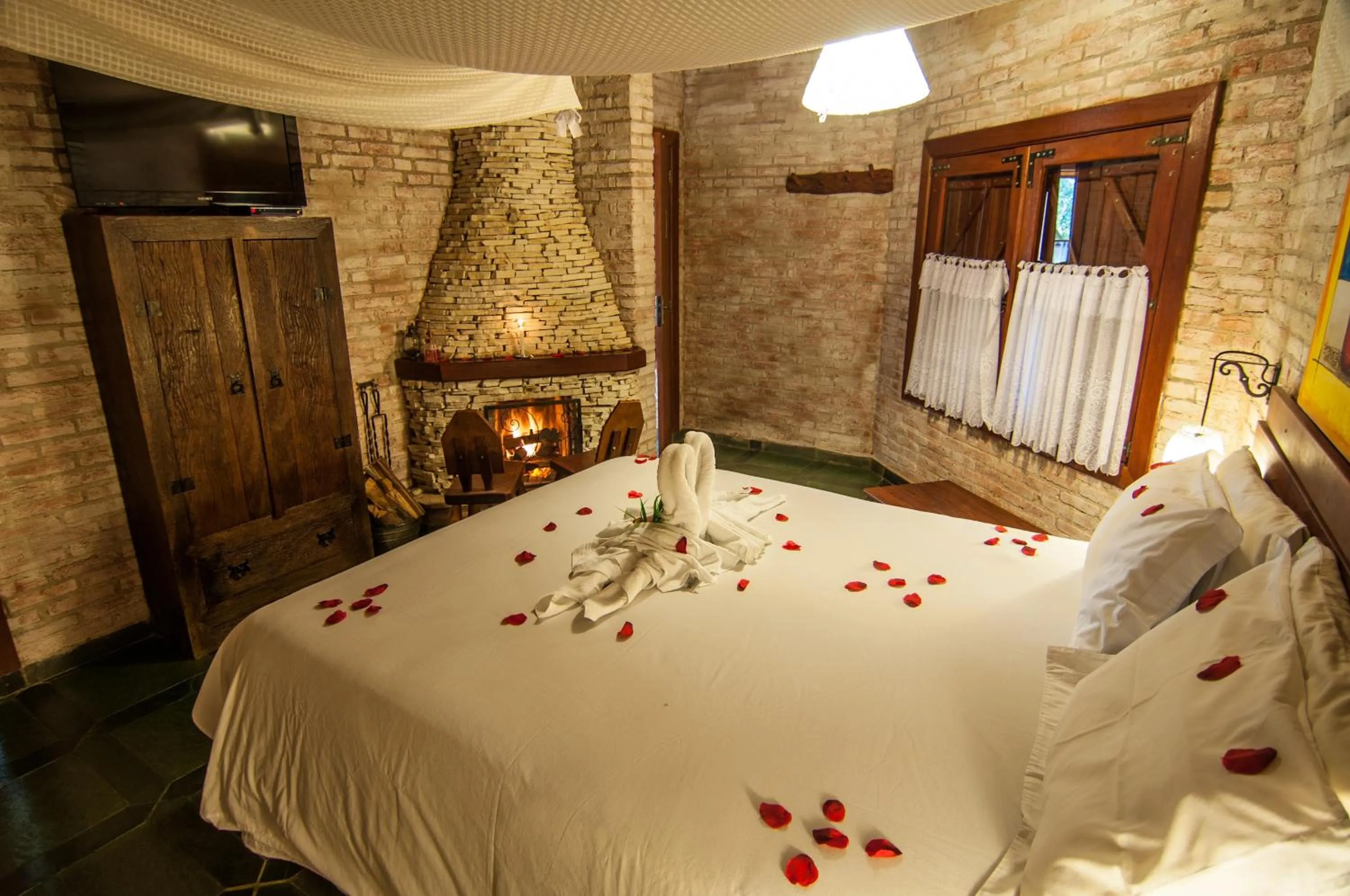 Photo of the whole room, Bed in Pousada Cantinho das Estrelas