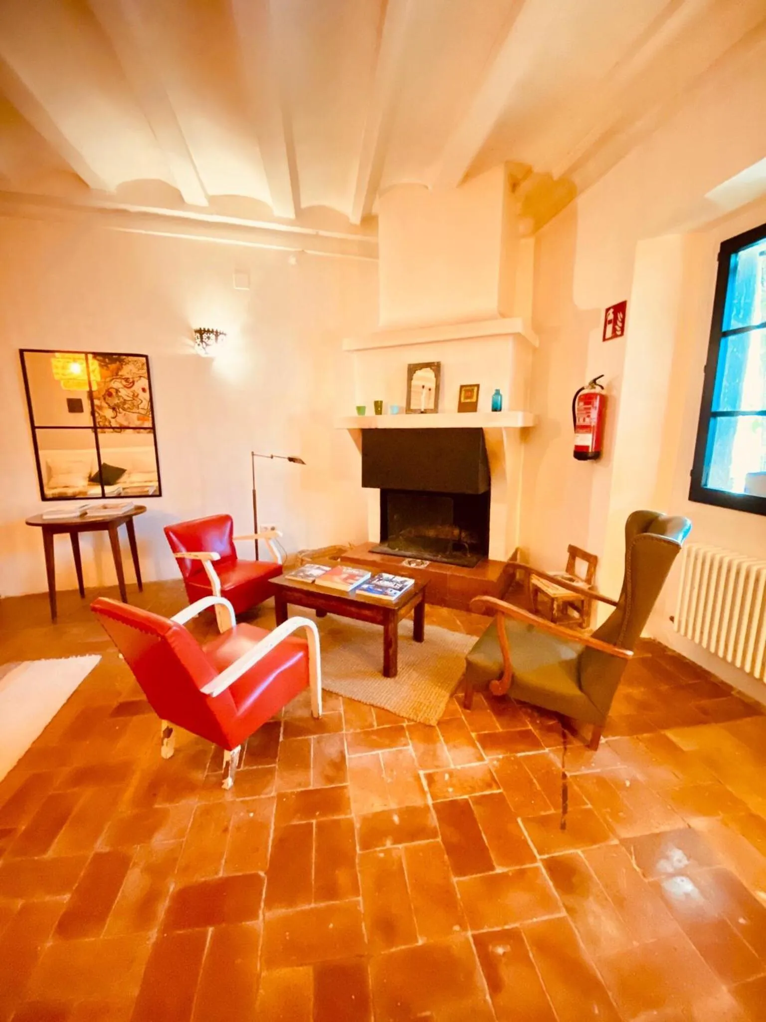 Library in Casa Migdia