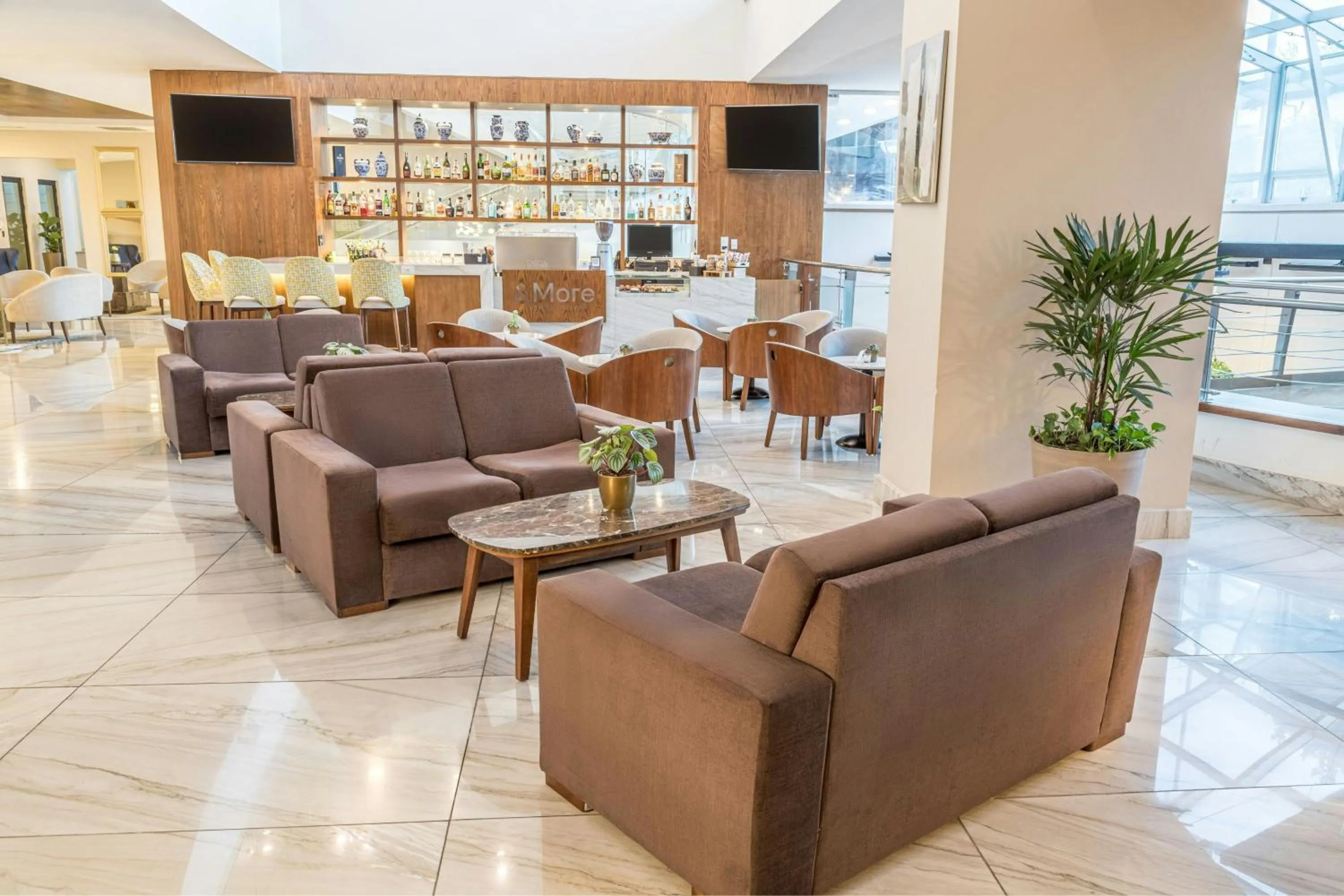 Restaurant/places to eat in Sheraton Quito