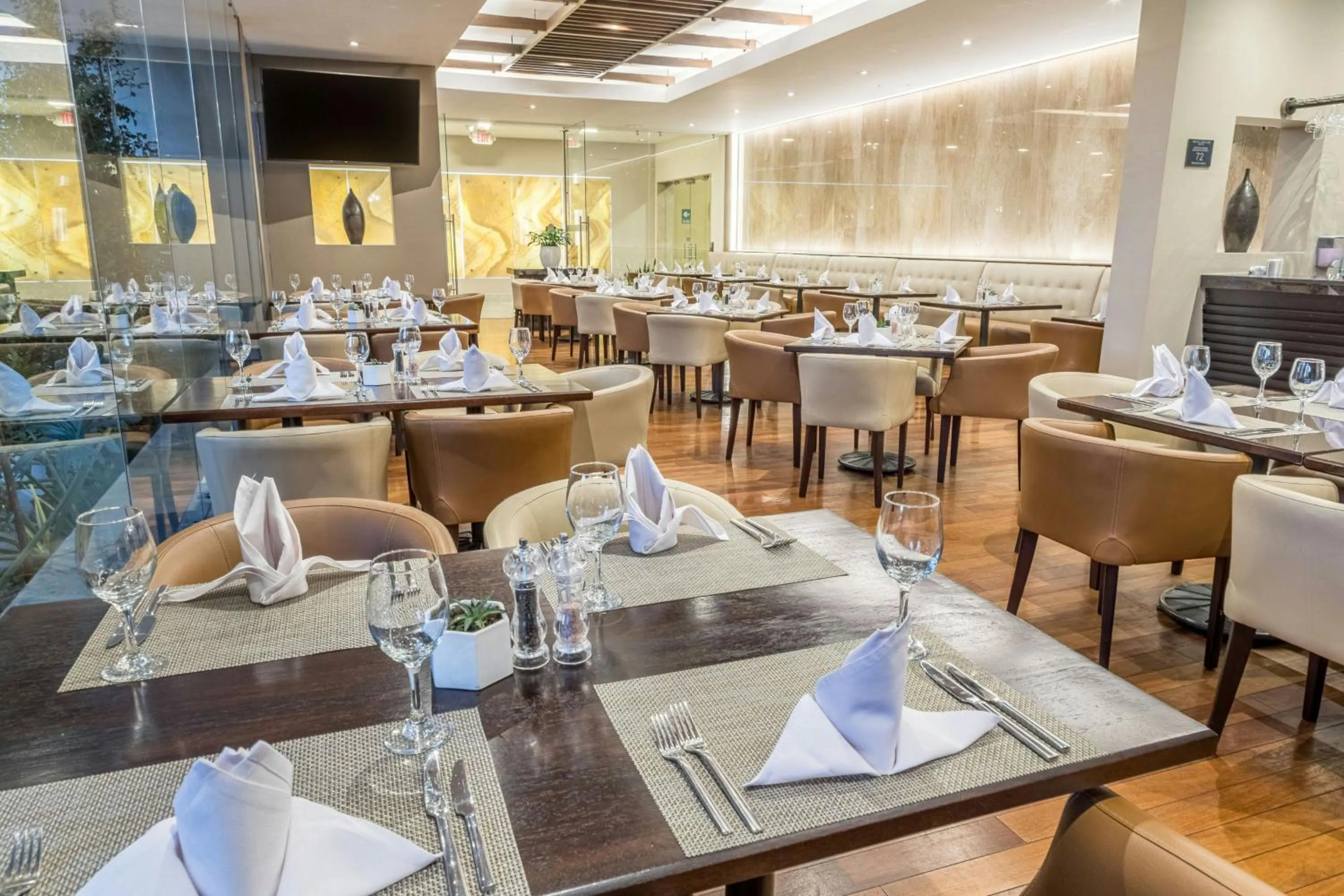 Restaurant/places to eat in Sheraton Quito