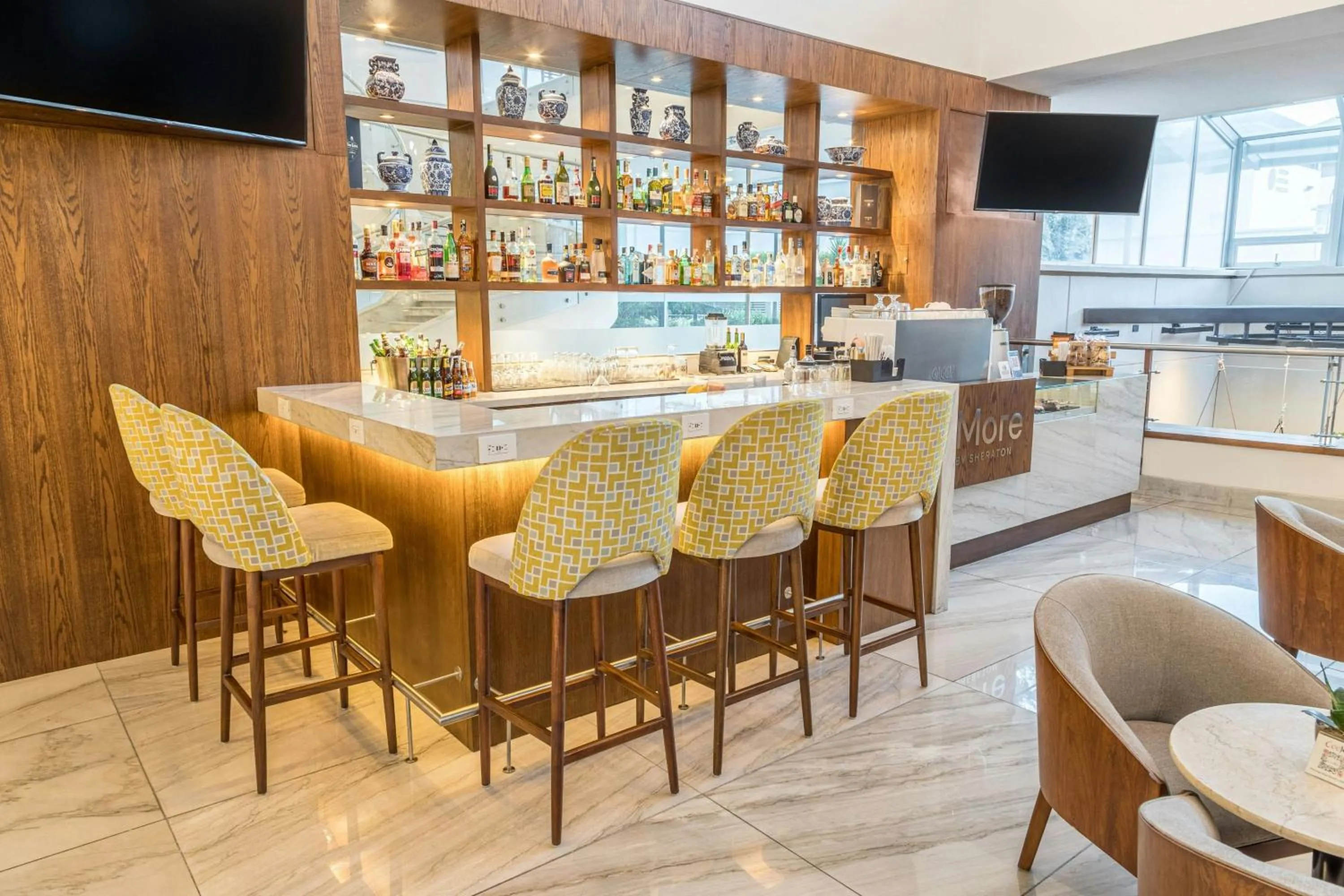 Restaurant/places to eat in Sheraton Quito