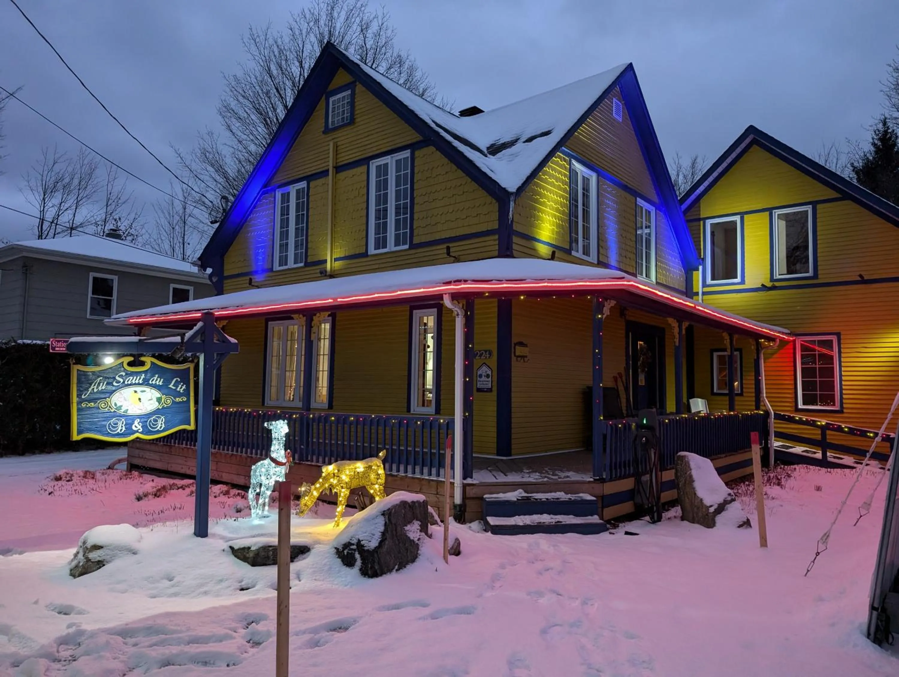 Property building in Au Saut Du Lit