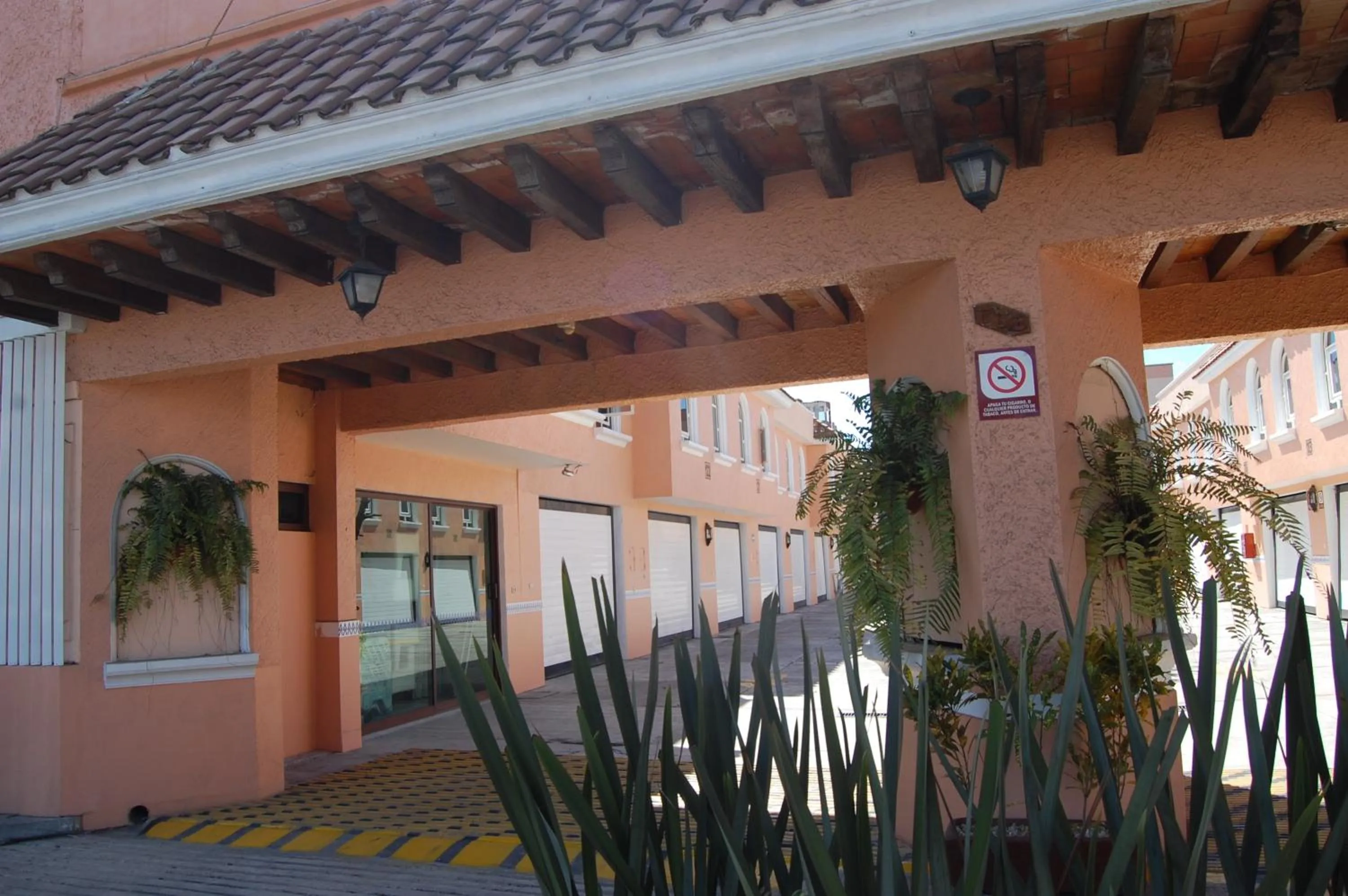 Facade/entrance in Hotel Express Alejandría