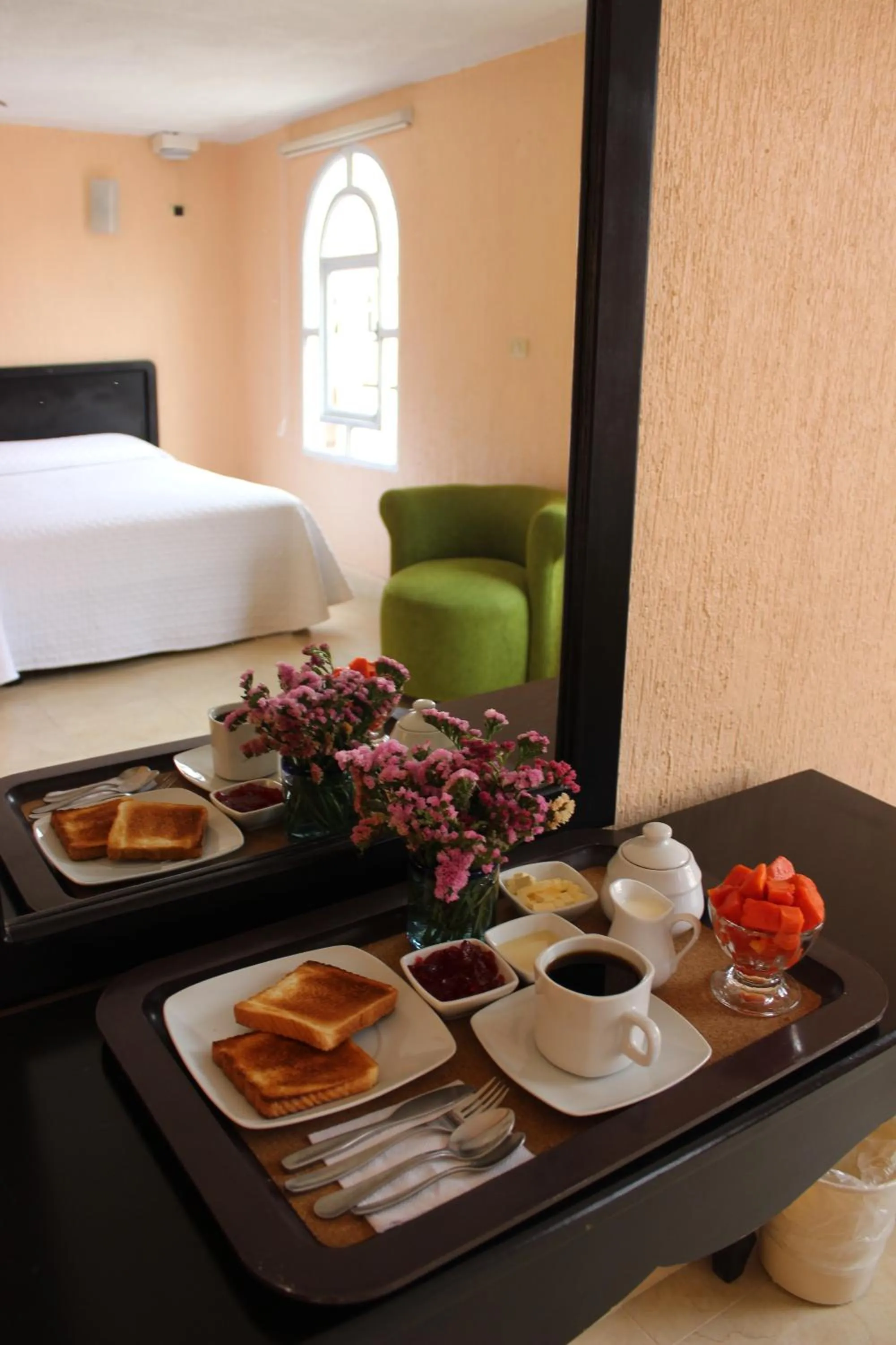 Food close-up, Bed in Hotel Express Alejandría