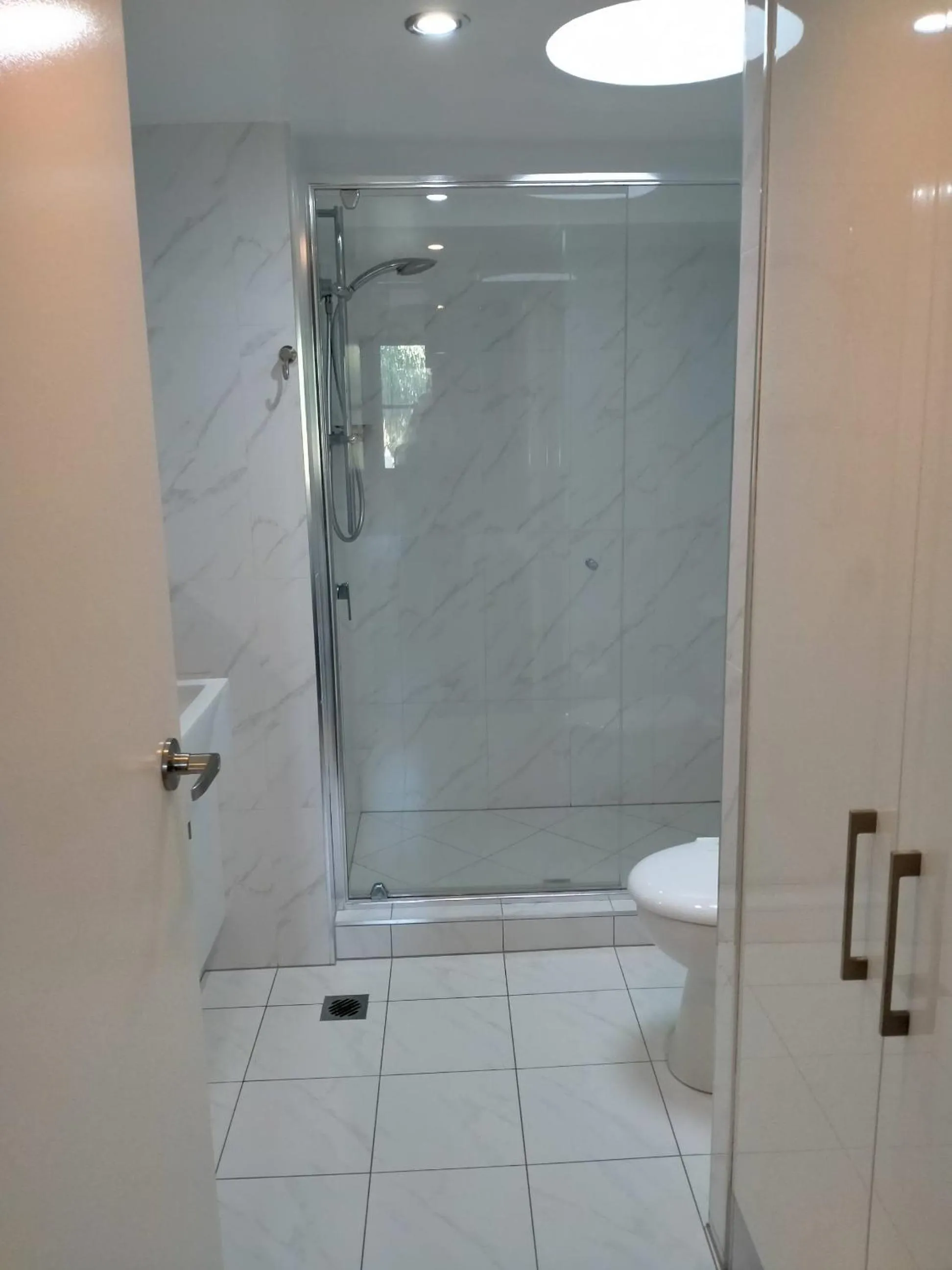 Shower in Camargue Beachfront Apartments