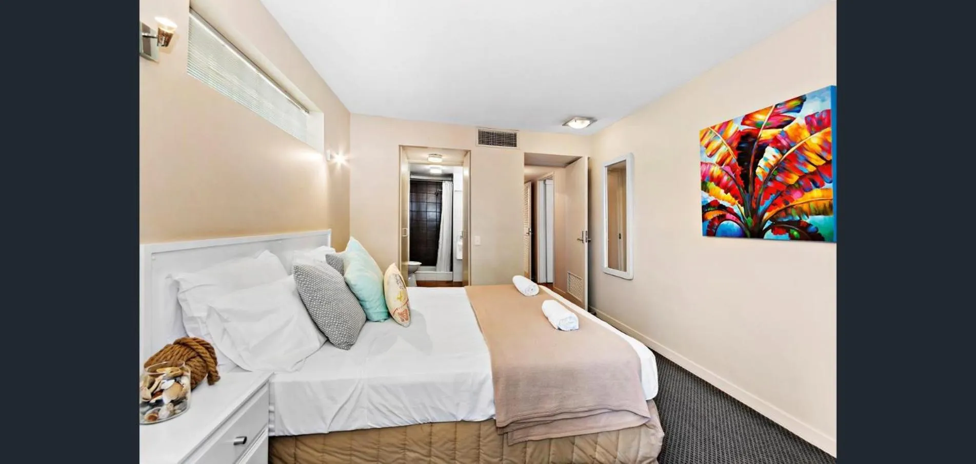 Bedroom, Bed in Camargue Beachfront Apartments